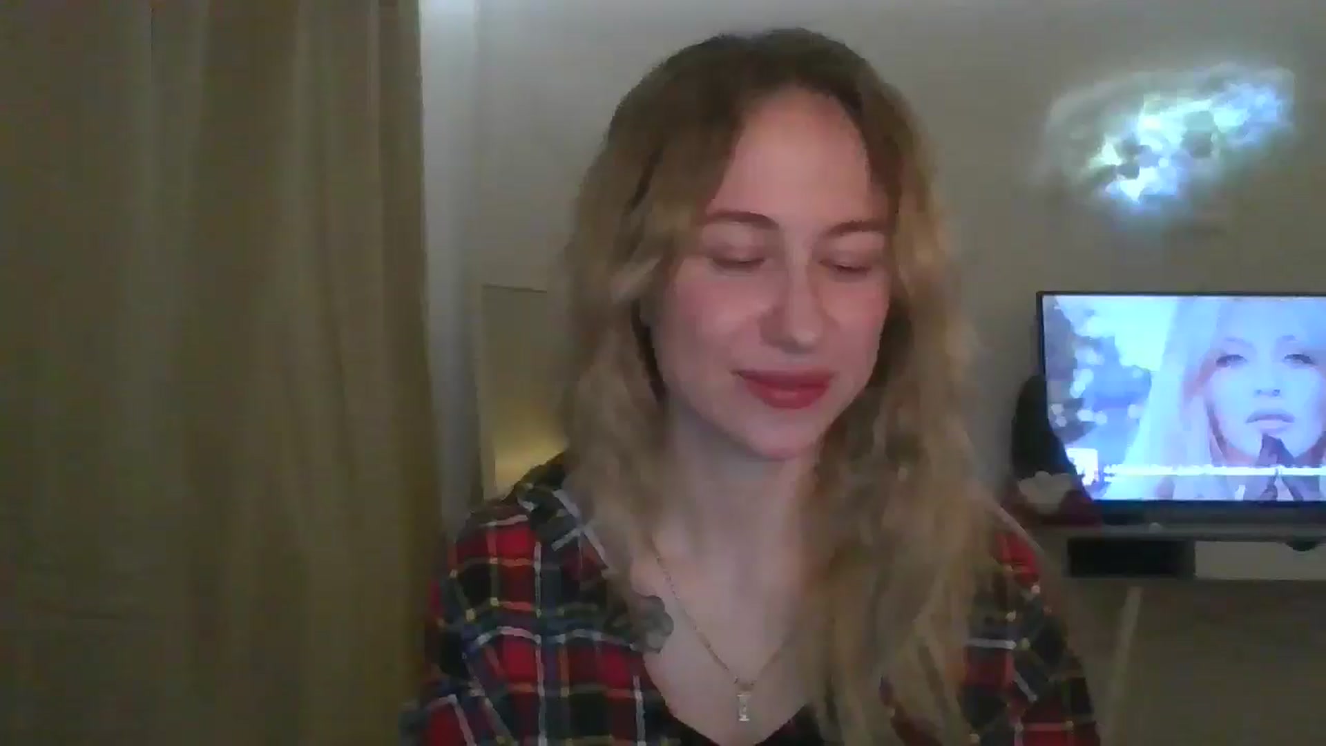 Gallery image thumbnail from Marmelade's myfreecams stream on, 12/27/2025, 21:55 image 13 of 20