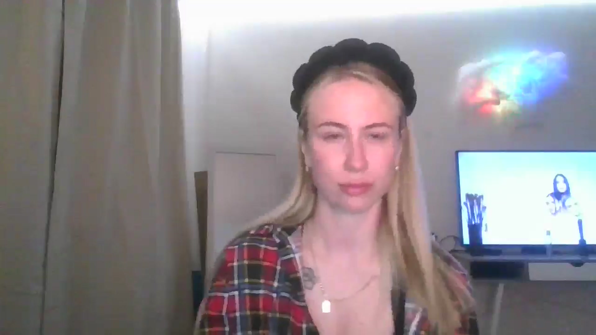 Gallery image thumbnail from Marmelade's myfreecams stream on, 03/08/2026, 23:16 image 17 of 20