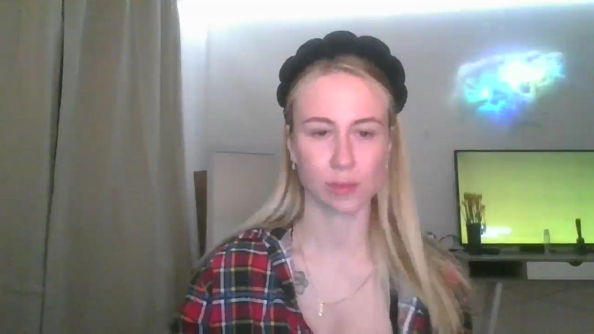 Gallery image thumbnail from Marmelade's myfreecams stream on, 03/08/2026, 23:16 image 16 of 20