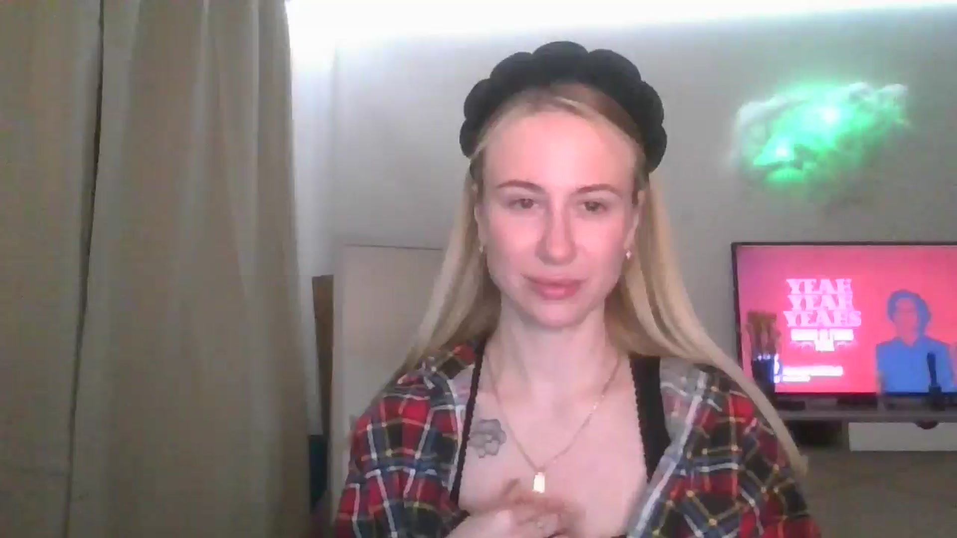 Gallery image thumbnail from Marmelade's myfreecams stream on, 03/08/2026, 23:16 image 8 of 20