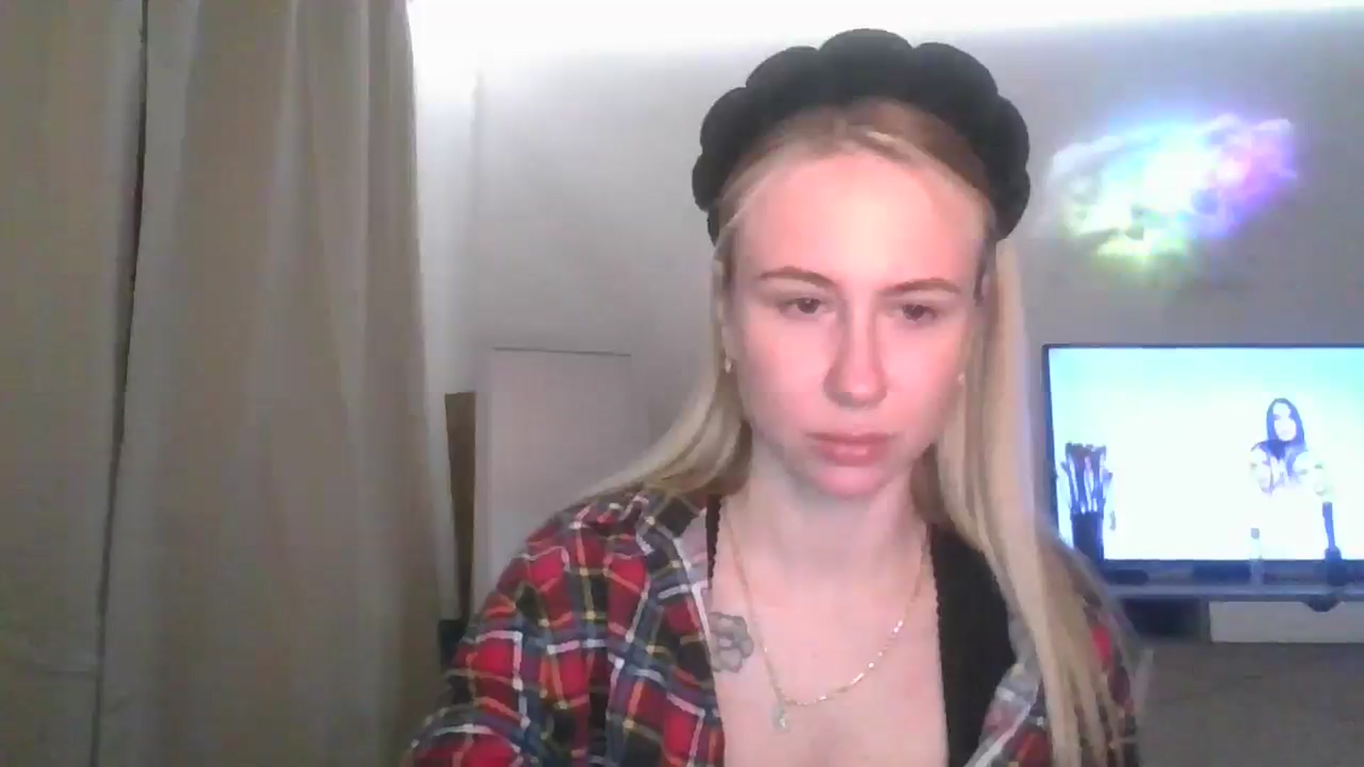Gallery image thumbnail from Marmelade's myfreecams stream on, 03/08/2026, 23:16 image 18 of 20