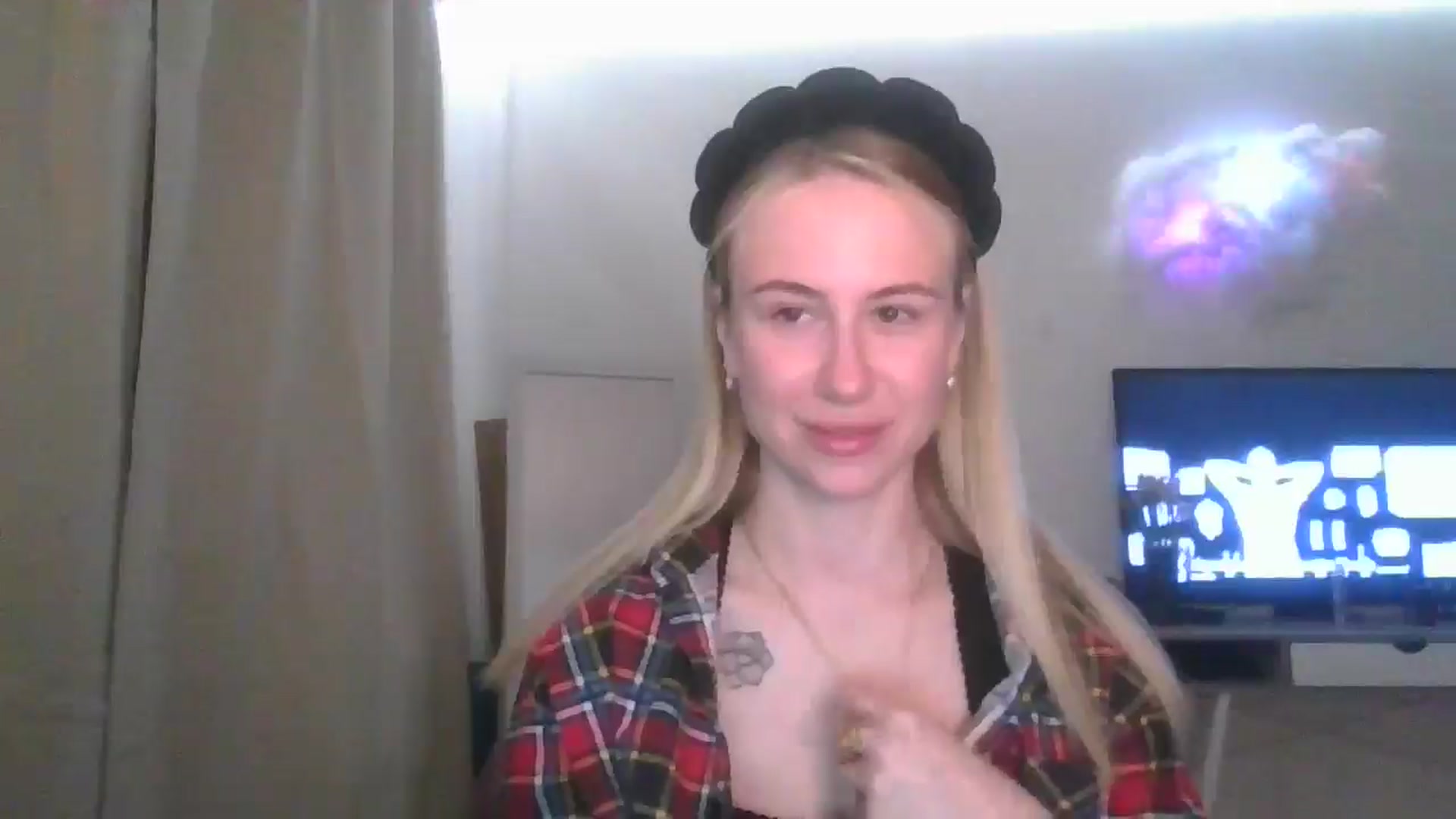 Gallery image thumbnail from Marmelade's myfreecams stream on, 03/08/2026, 23:16 image 6 of 20