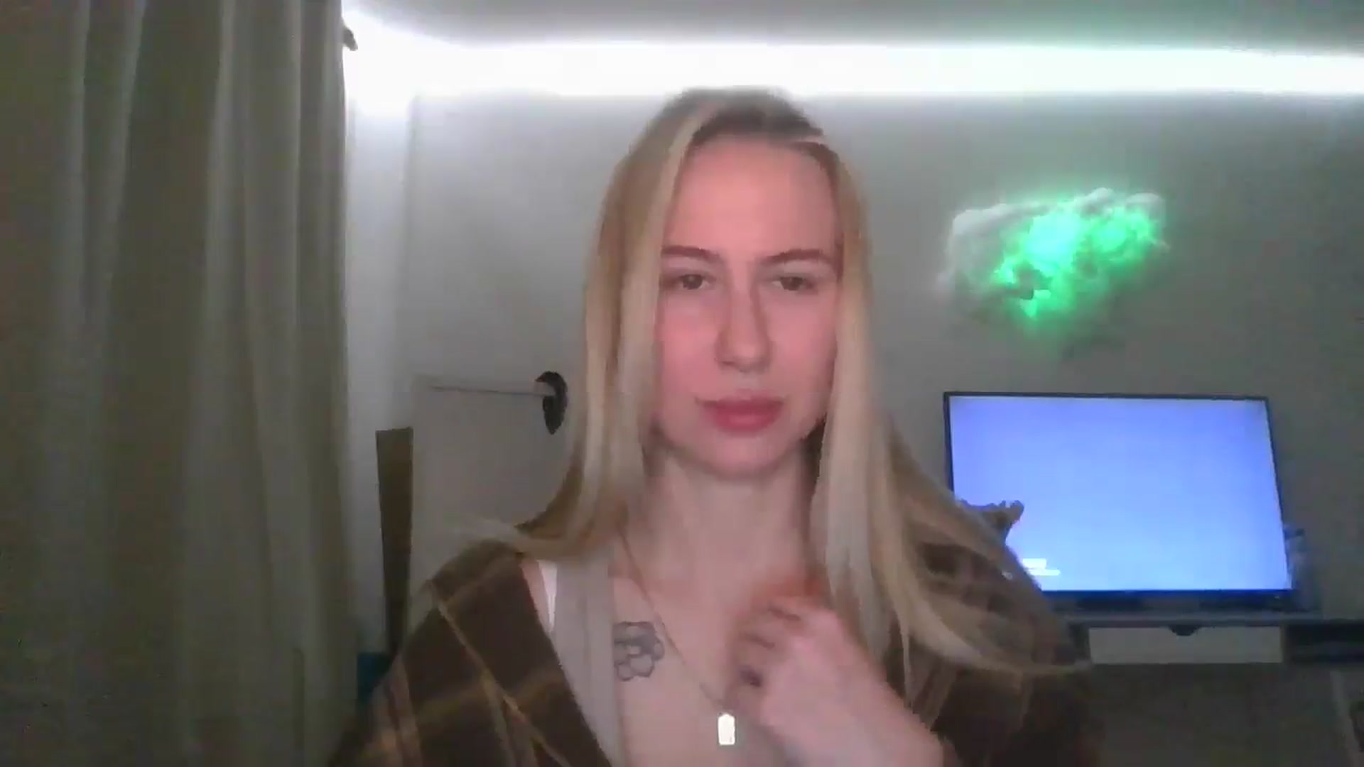 Gallery image thumbnail from Marmelade's myfreecams stream on, 03/16/2026, 24:00 image 5 of 20