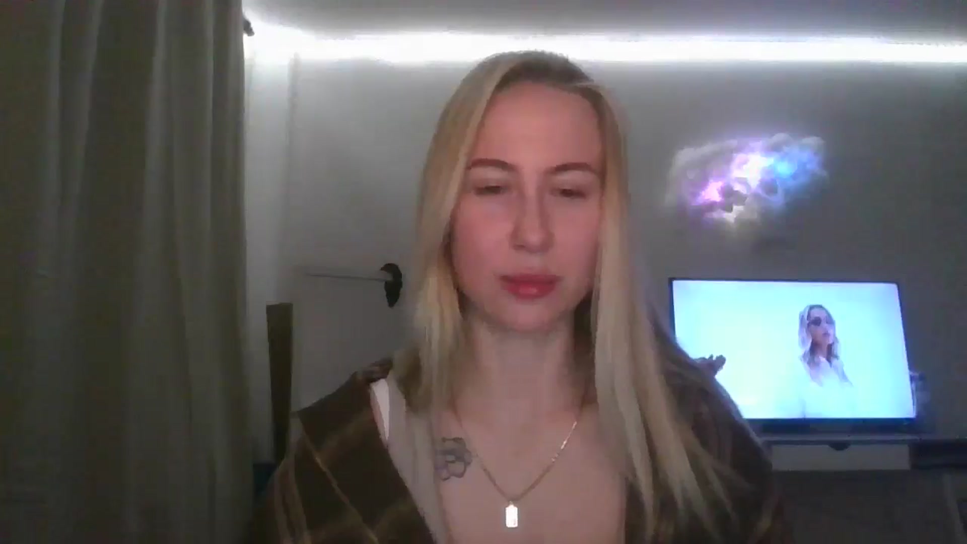 Gallery image thumbnail from Marmelade's myfreecams stream on, 03/16/2026, 24:00 image 2 of 20