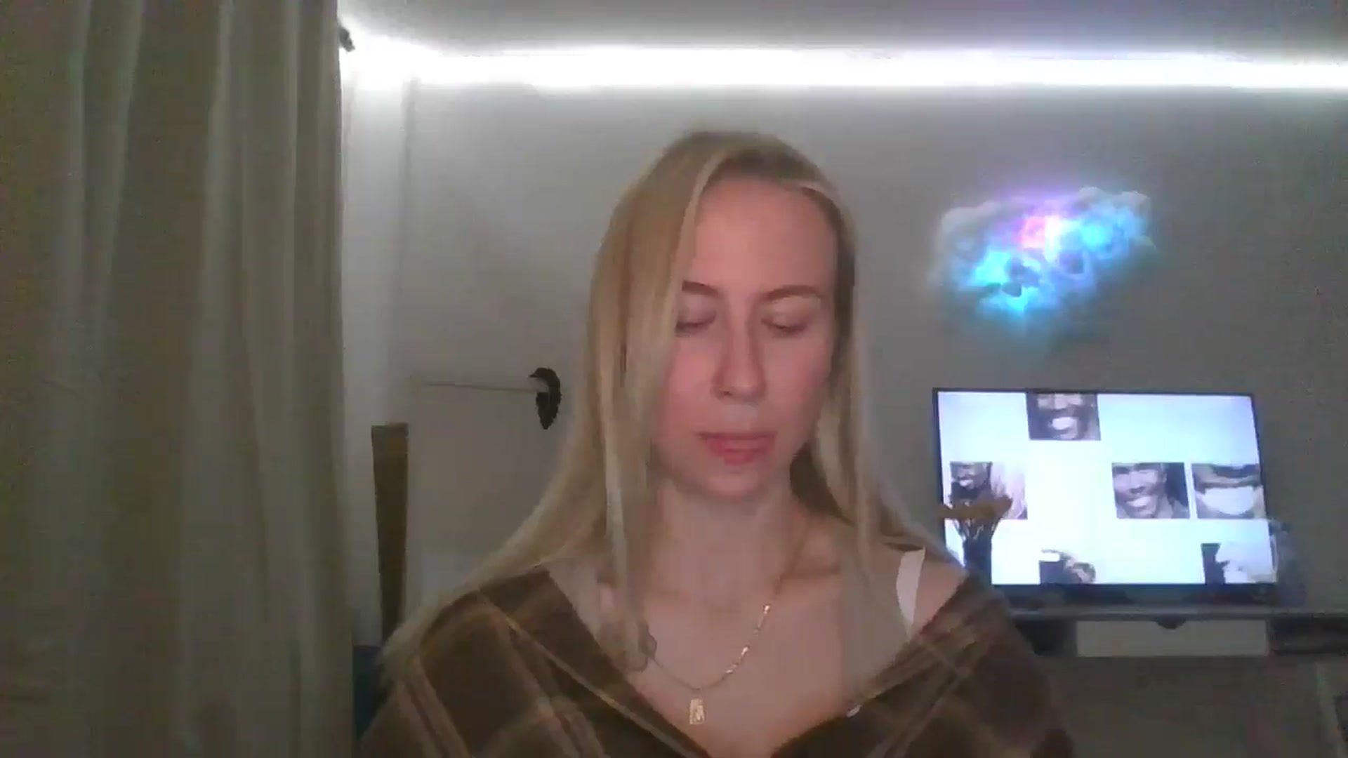 Gallery image thumbnail from Marmelade's myfreecams stream on, 03/16/2026, 24:00 image 14 of 20