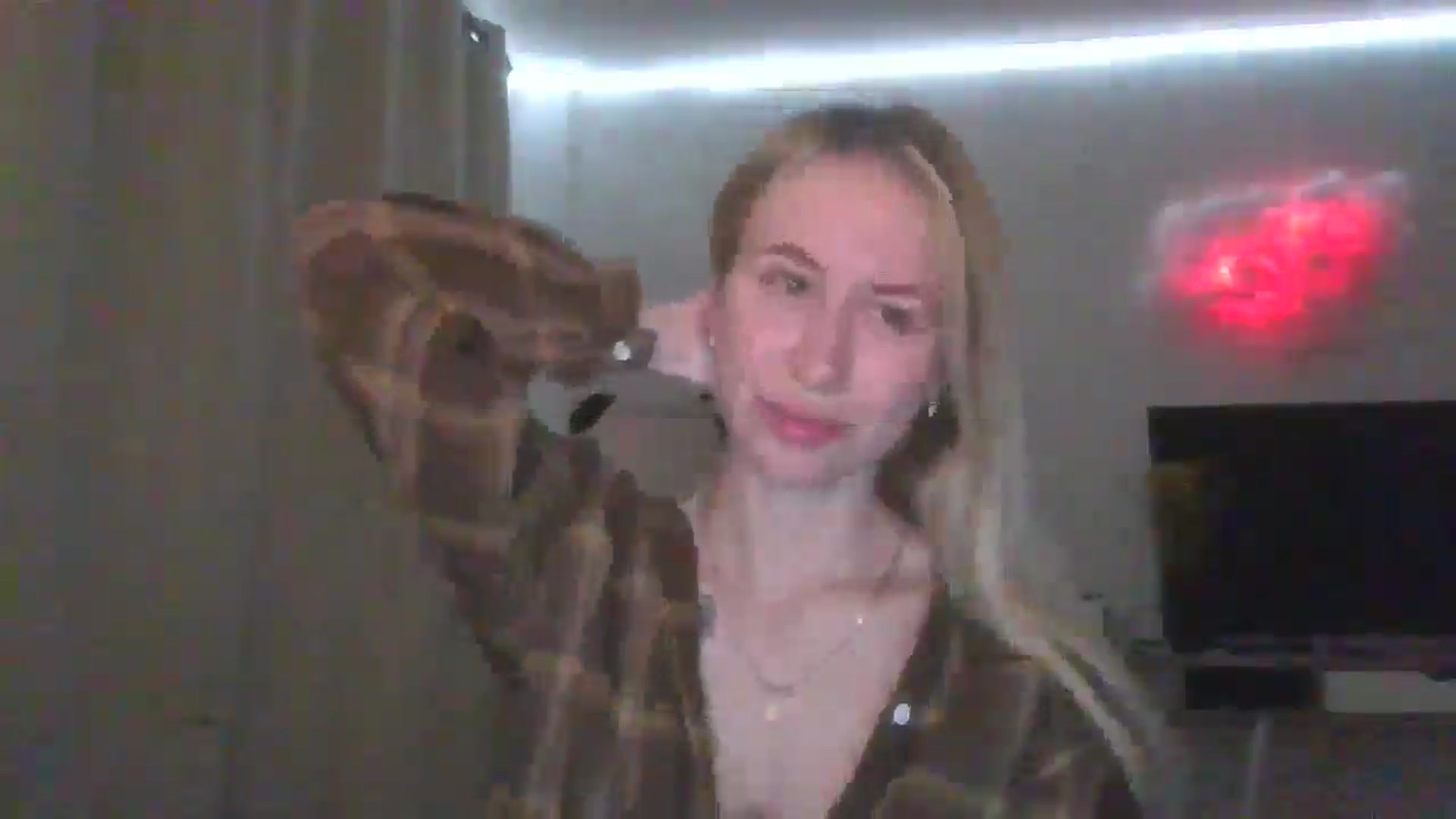 Gallery image thumbnail from Marmelade's myfreecams stream on, 04/07/2026, 22:15 image 9 of 20