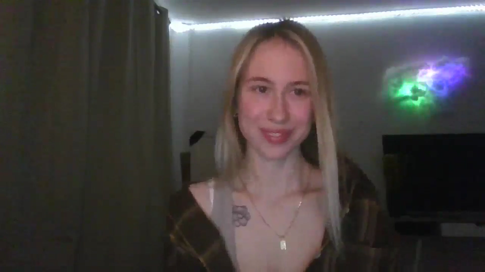 Gallery image thumbnail from Marmelade's myfreecams stream on, 04/07/2026, 22:15 image 2 of 20