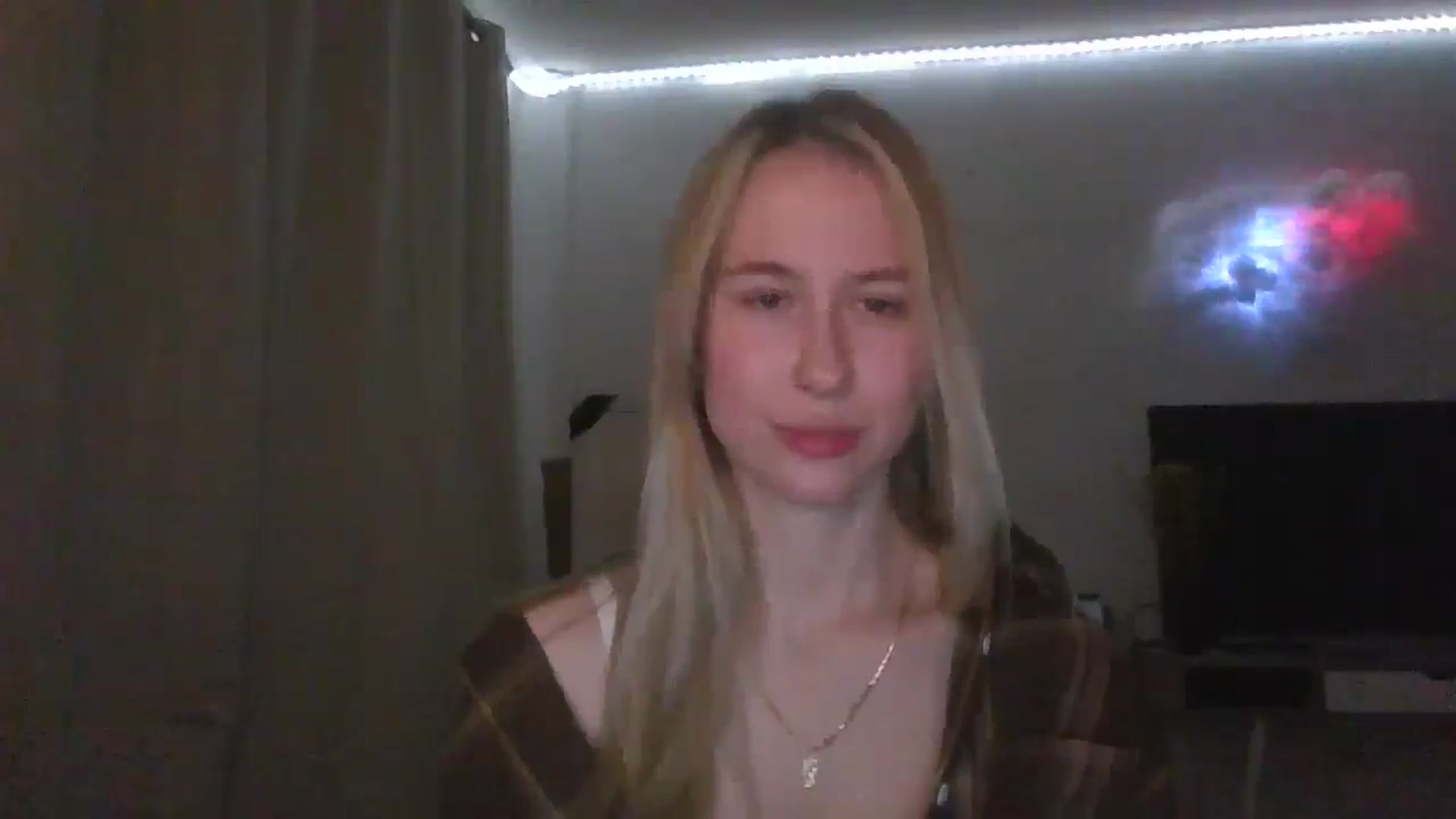 Gallery image thumbnail from Marmelade's myfreecams stream on, 04/07/2026, 22:15 image 8 of 20