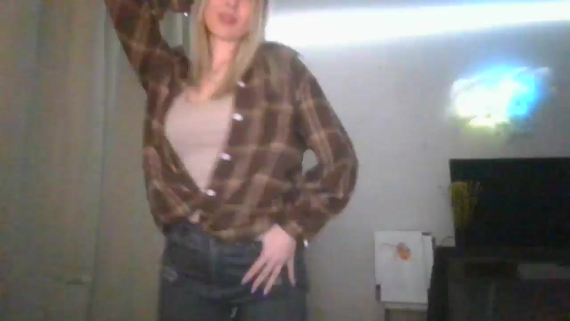 Gallery image thumbnail from Marmelade's myfreecams stream on, 04/07/2026, 22:15 image 1 of 20