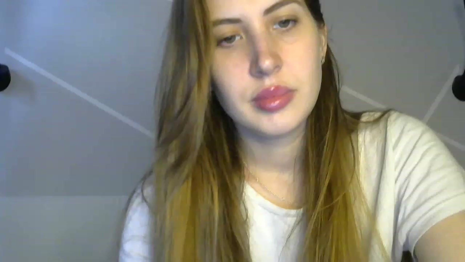 Gallery image thumbnail from MarryCox's myfreecams stream on, 01/03/2023, 12:27 image 6 of 20