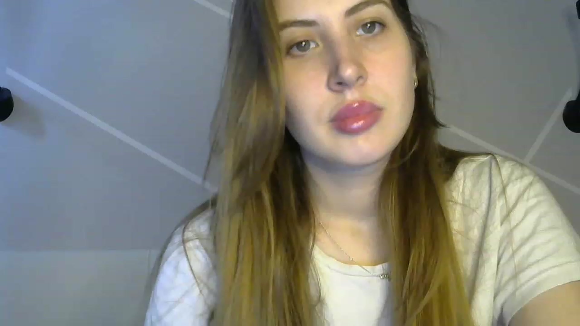 Gallery image thumbnail from MarryCox's myfreecams stream on, 01/03/2023, 12:27 image 8 of 20