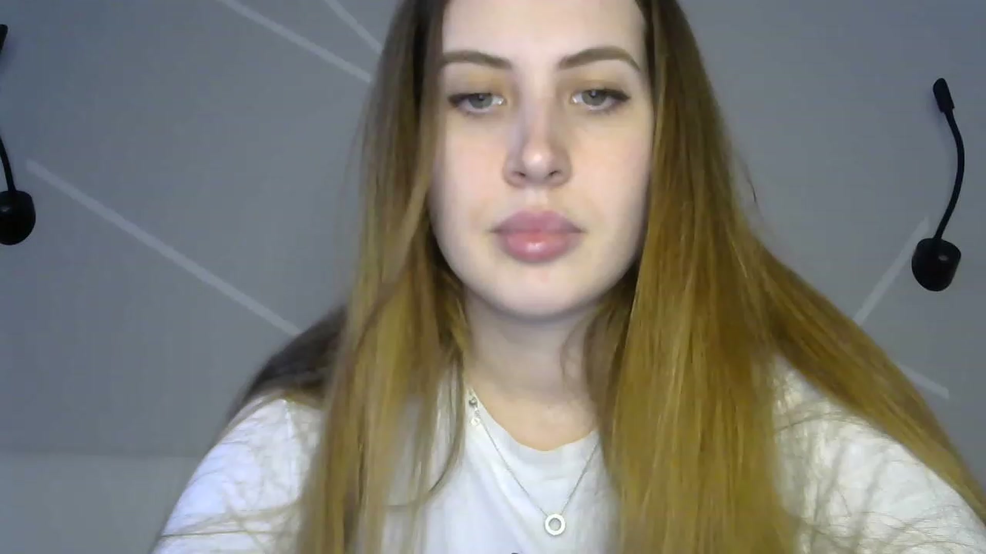 Gallery image thumbnail from MarryCox's myfreecams stream on, 03/13/2023, 13:19 image 11 of 20