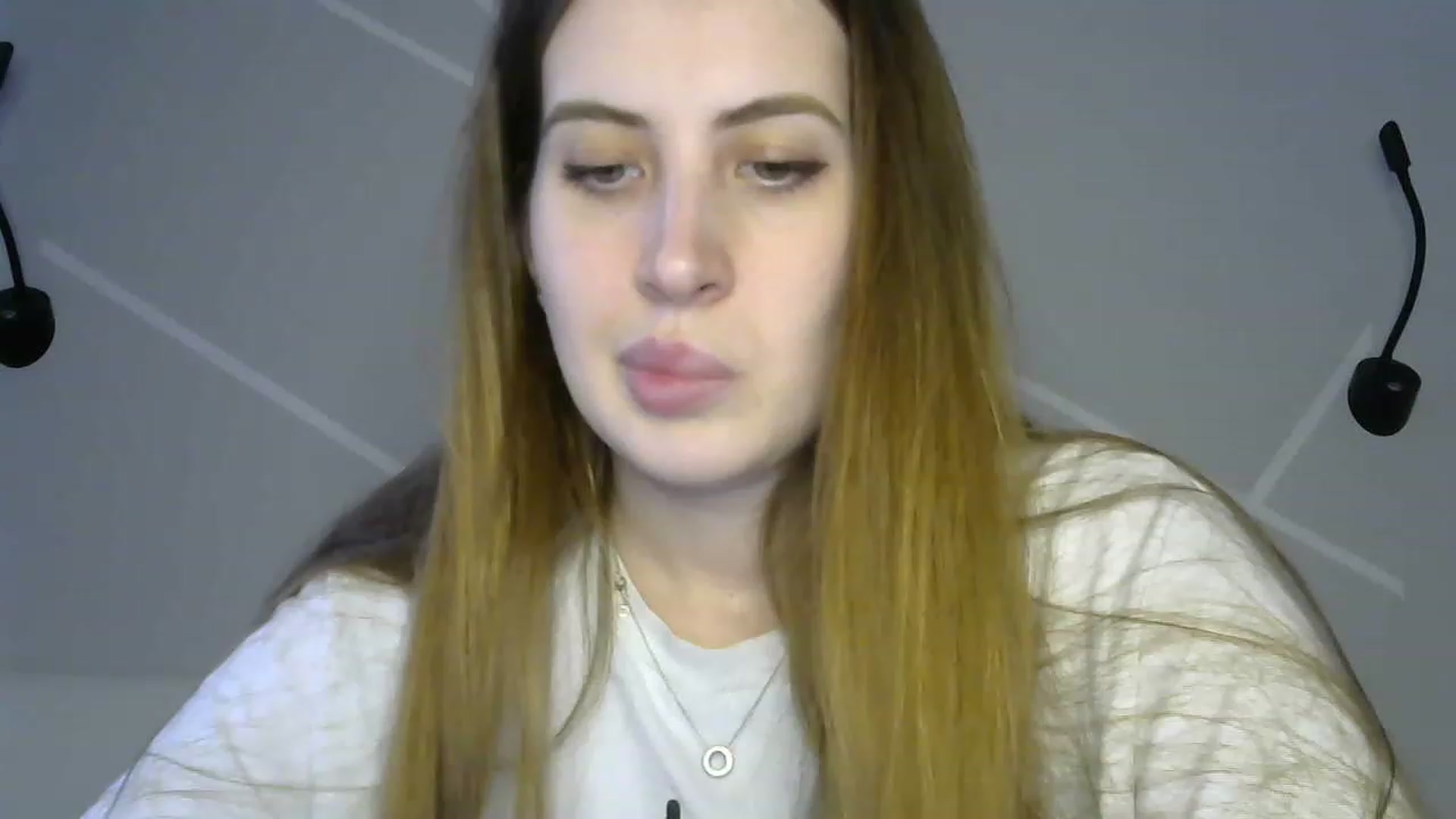 Gallery image thumbnail from MarryCox's myfreecams stream on, 03/13/2023, 13:19 image 12 of 20