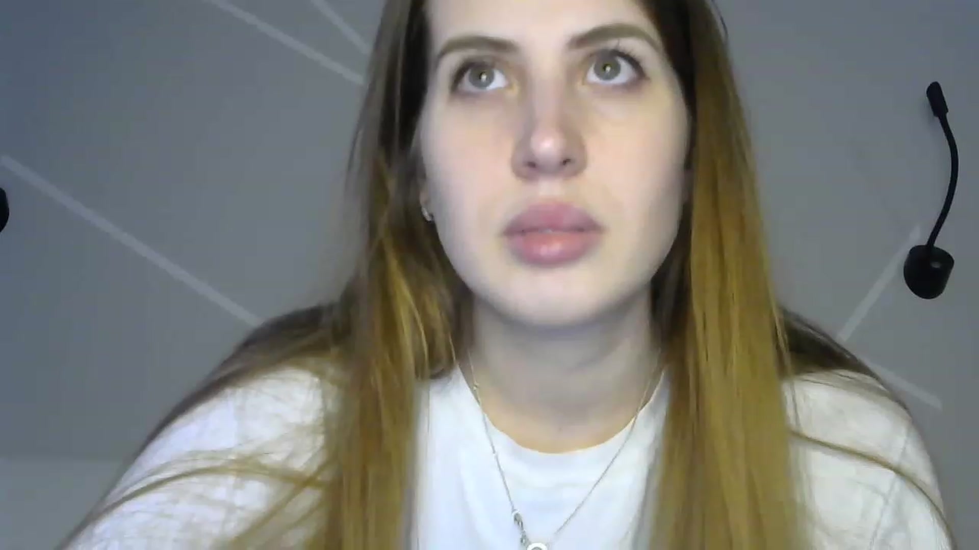 Gallery image thumbnail from MarryCox's myfreecams stream on, 03/13/2023, 14:12 image 4 of 20