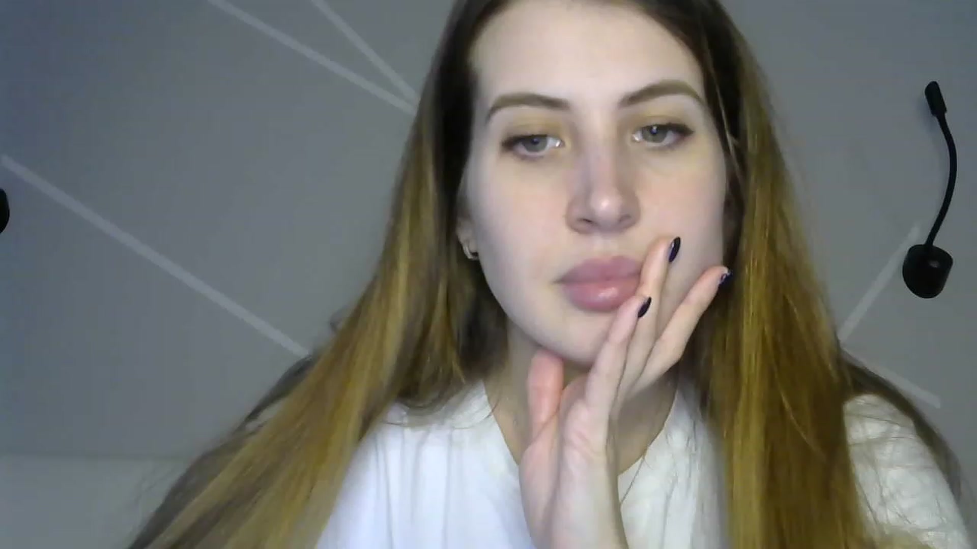 Gallery image thumbnail from MarryCox's myfreecams stream on, 03/13/2023, 14:12 image 12 of 20