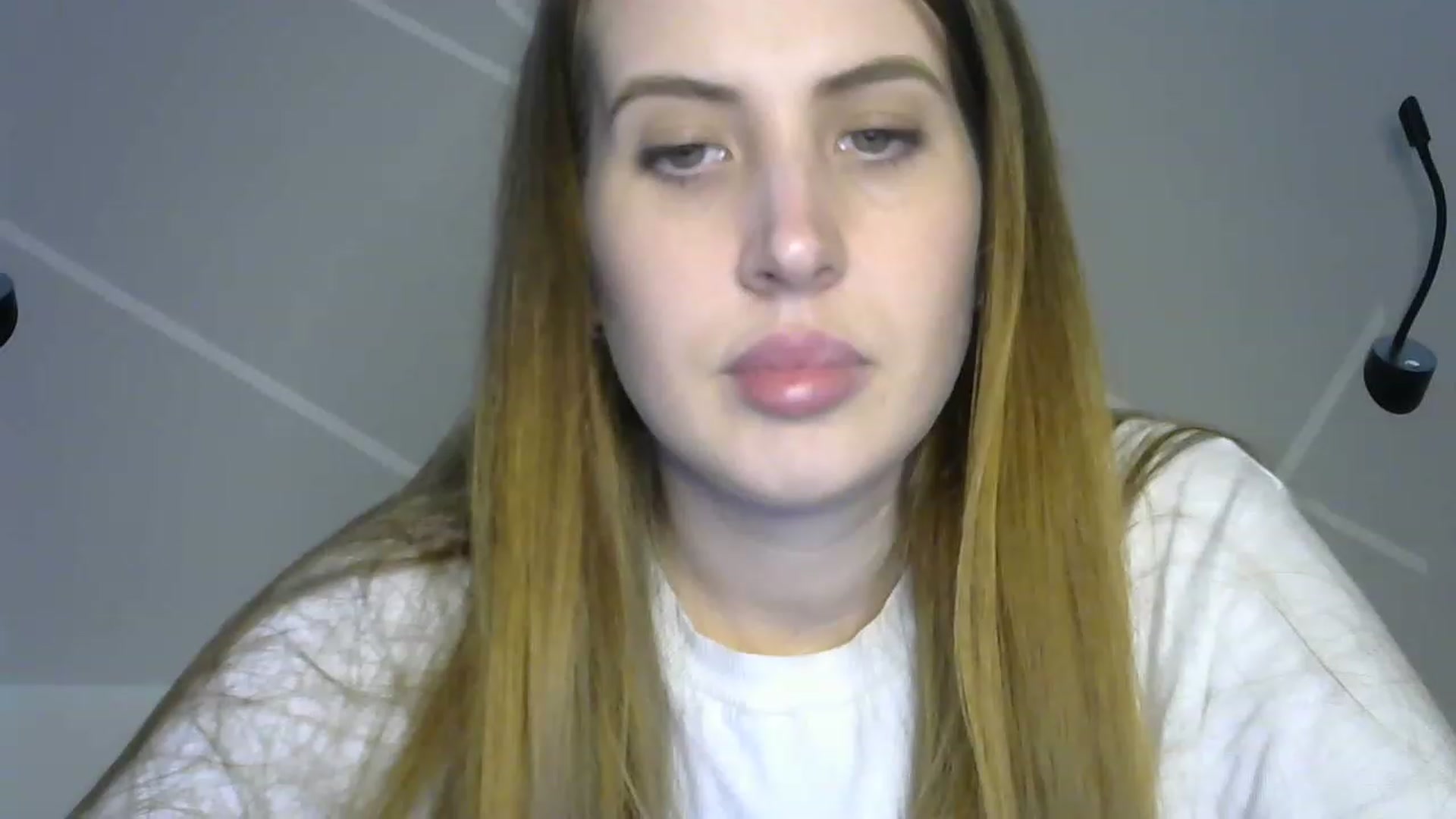 Gallery image thumbnail from MarryCox's myfreecams stream on, 03/14/2023, 12:44 image 17 of 20