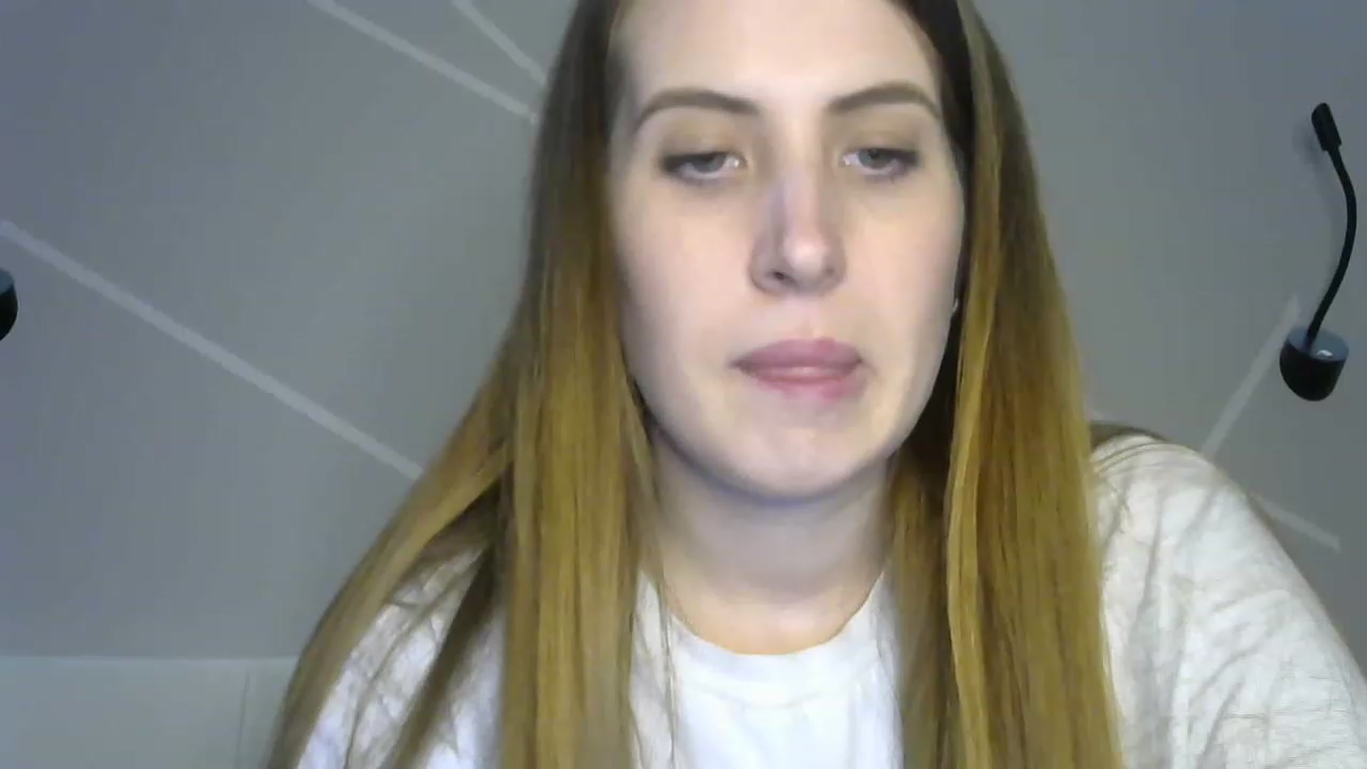 Gallery image thumbnail from MarryCox's myfreecams stream on, 03/14/2023, 12:44 image 16 of 20