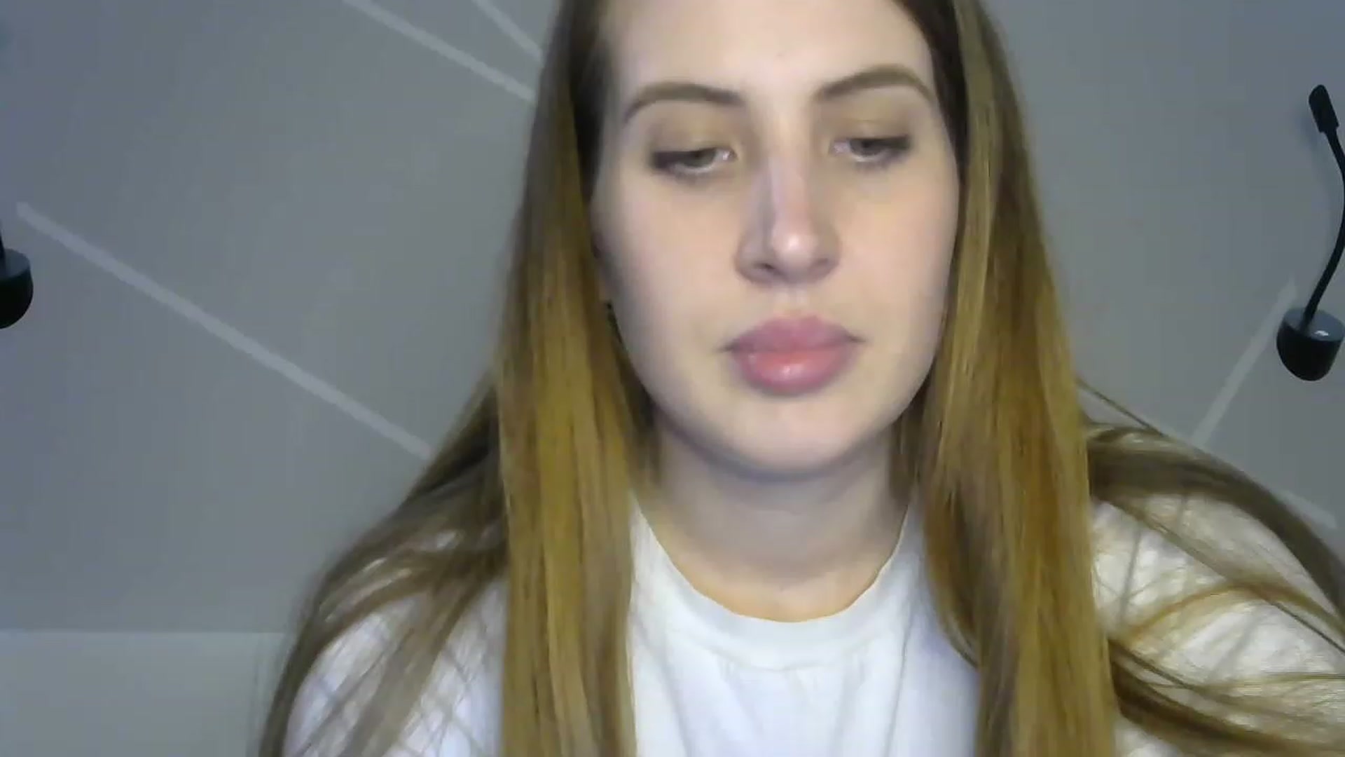 Gallery image thumbnail from MarryCox's myfreecams stream on, 03/14/2023, 12:44 image 7 of 20