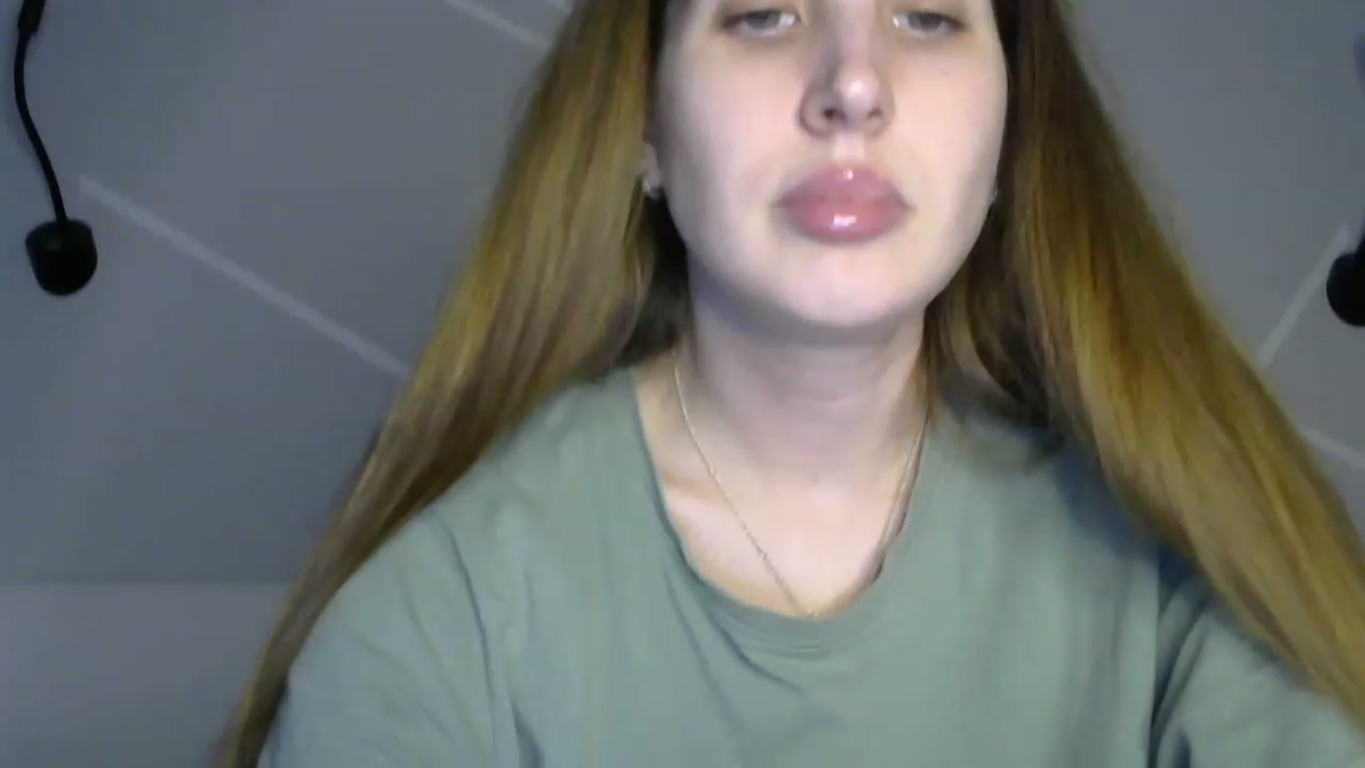 Gallery image thumbnail from MarryCox's myfreecams stream on, 03/22/2023, 12:30 image 17 of 20