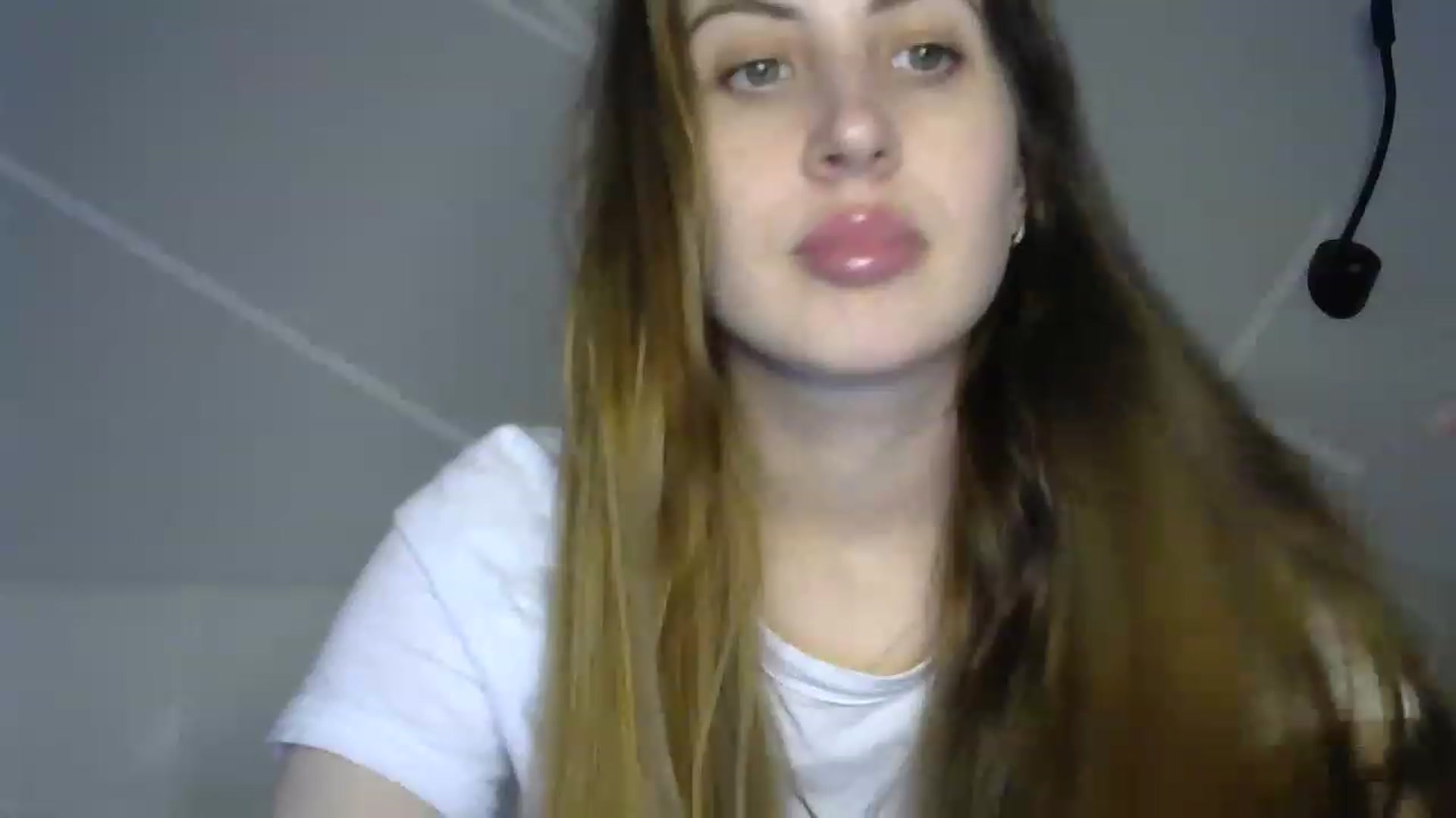 Gallery image thumbnail from MarryCox's myfreecams stream on, 03/27/2023, 13:50 image 16 of 20