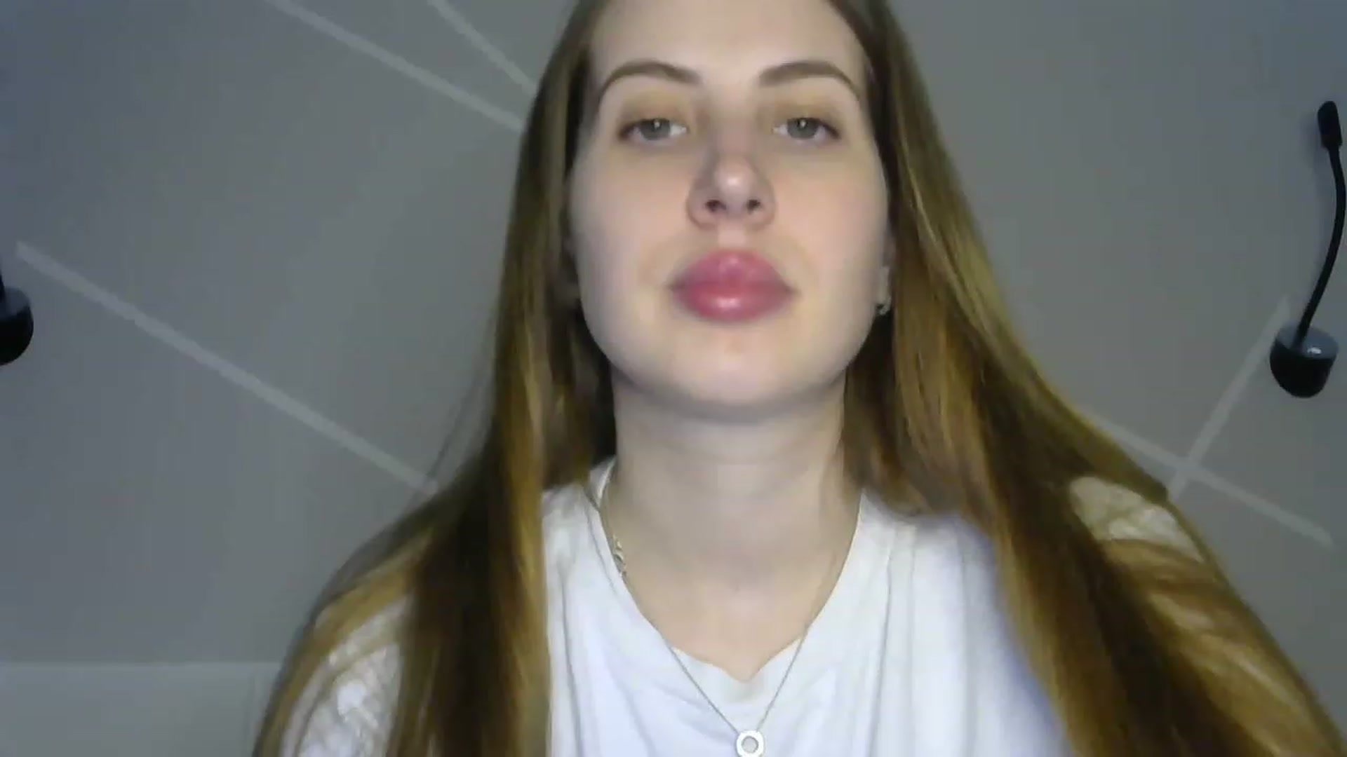Gallery image thumbnail from MarryCox's myfreecams stream on, 04/03/2023, 12:05 image 17 of 20