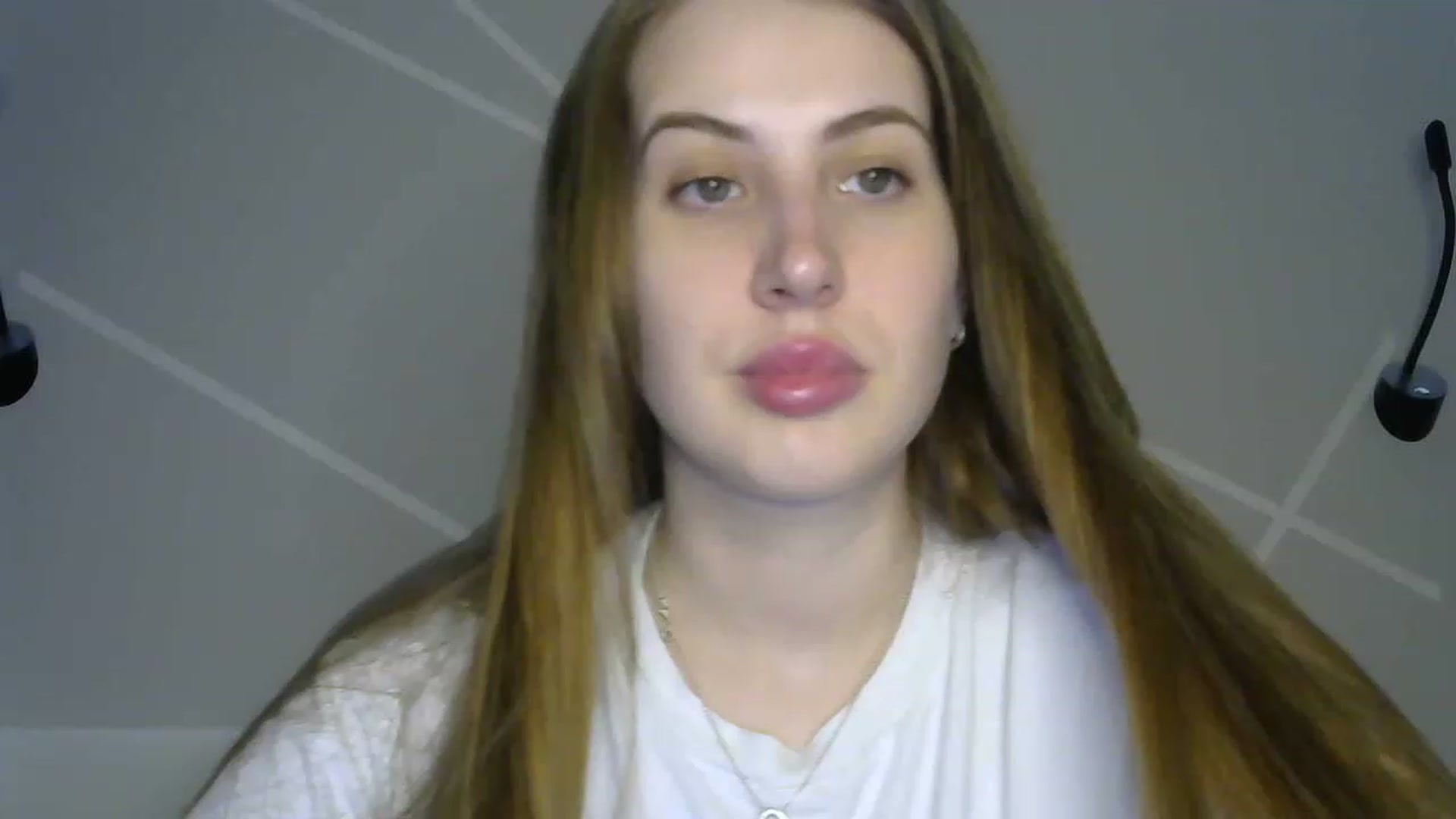 Gallery image thumbnail from MarryCox's myfreecams stream on, 04/03/2023, 12:05 image 13 of 20
