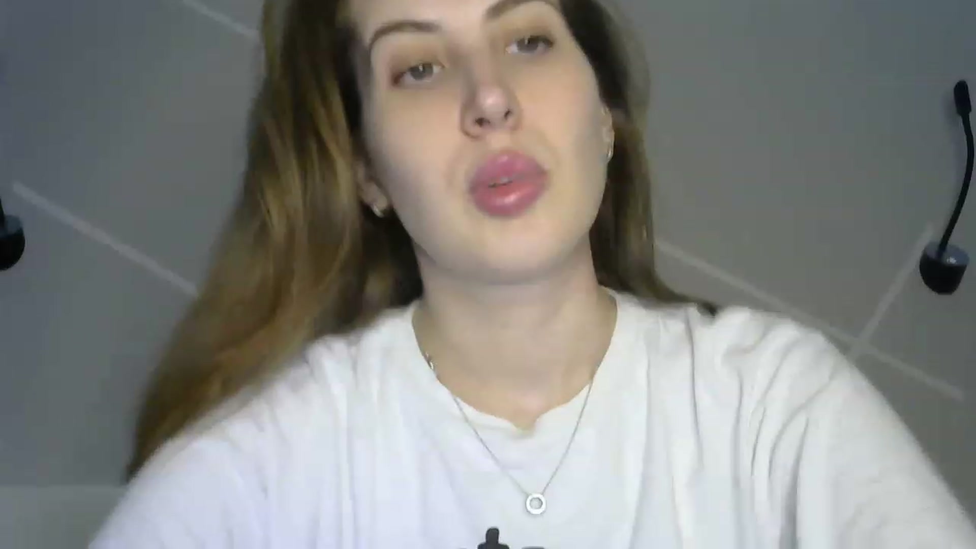 Gallery image thumbnail from MarryCox's myfreecams stream on, 04/03/2023, 12:05 image 5 of 20