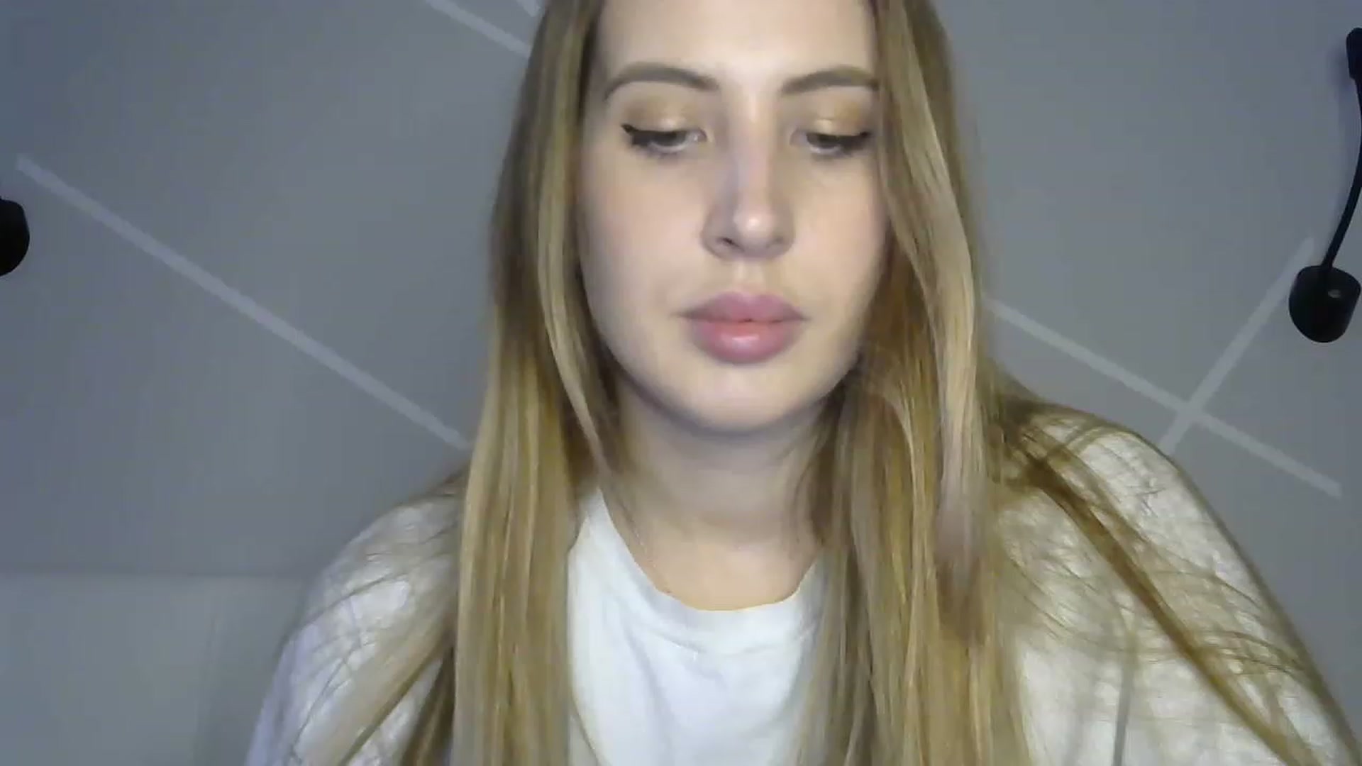 Gallery image thumbnail from MarryCox's myfreecams stream on, 04/05/2023, 11:13 image 20 of 20