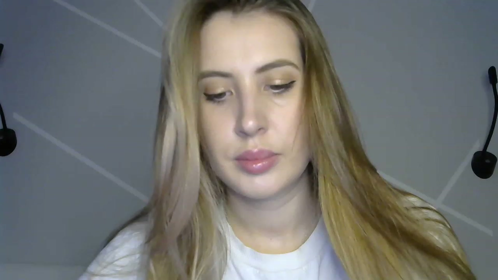 Gallery image thumbnail from MarryCox's myfreecams stream on, 04/05/2023, 11:13 image 7 of 20