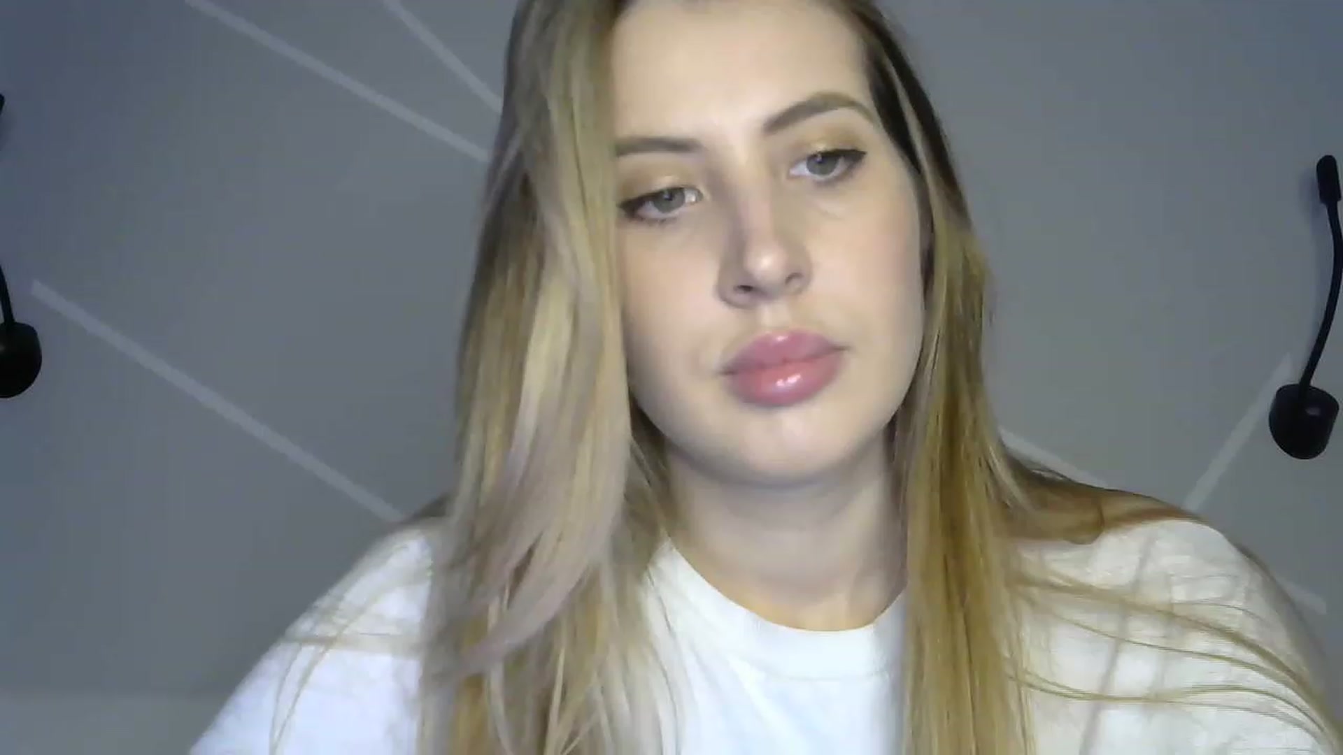 Gallery image thumbnail from MarryCox's myfreecams stream on, 04/05/2023, 11:13 image 8 of 20