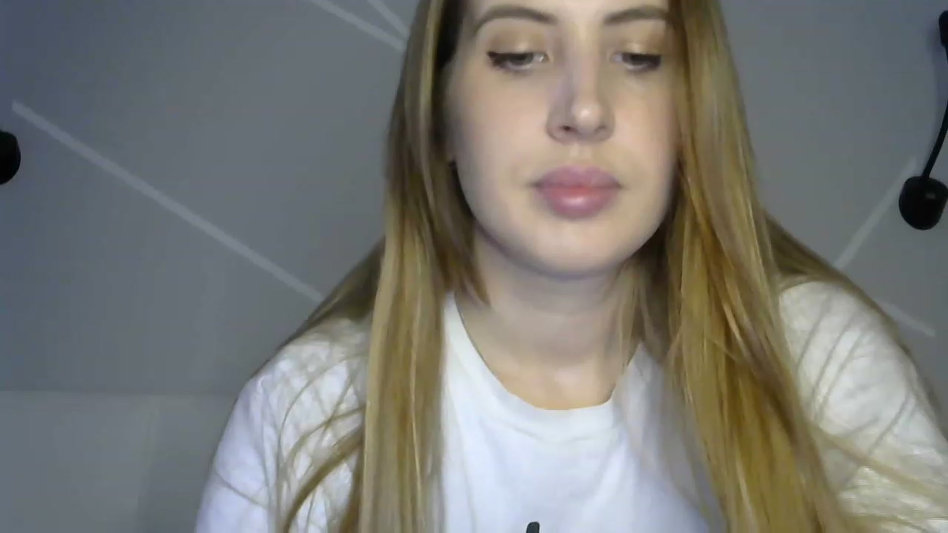 Gallery image thumbnail from MarryCox's myfreecams stream on, 04/05/2023, 11:13 image 15 of 20