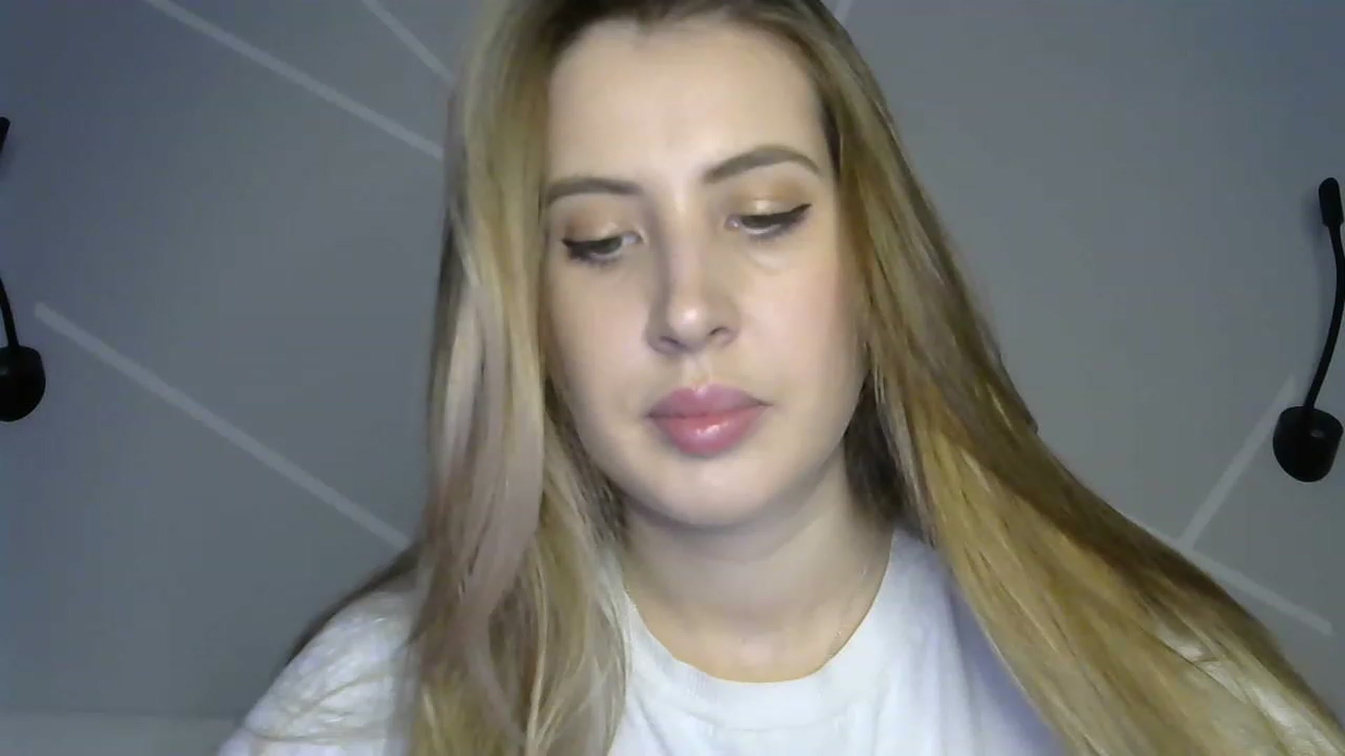 Gallery image thumbnail from MarryCox's myfreecams stream on, 04/05/2023, 11:13 image 6 of 20