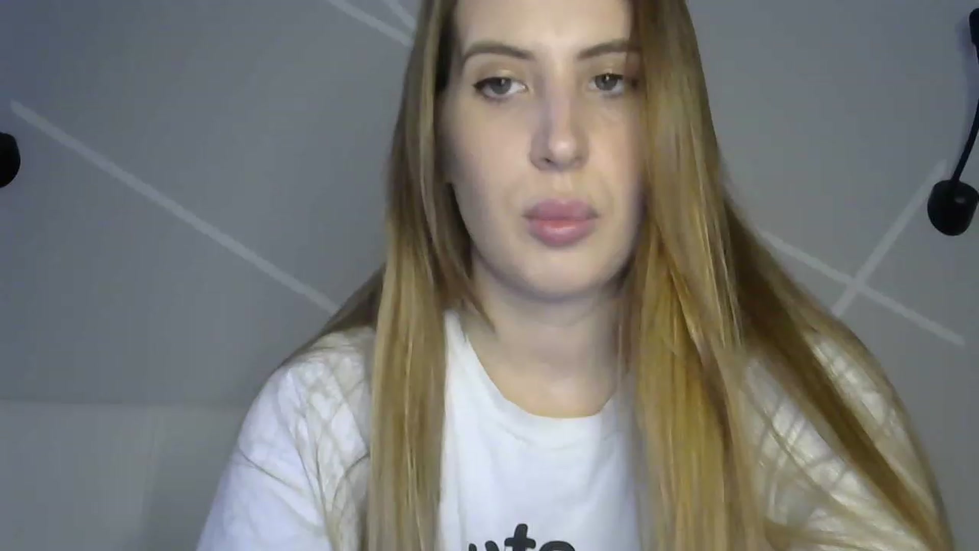 Gallery image thumbnail from MarryCox's myfreecams stream on, 04/05/2023, 11:13 image 16 of 20