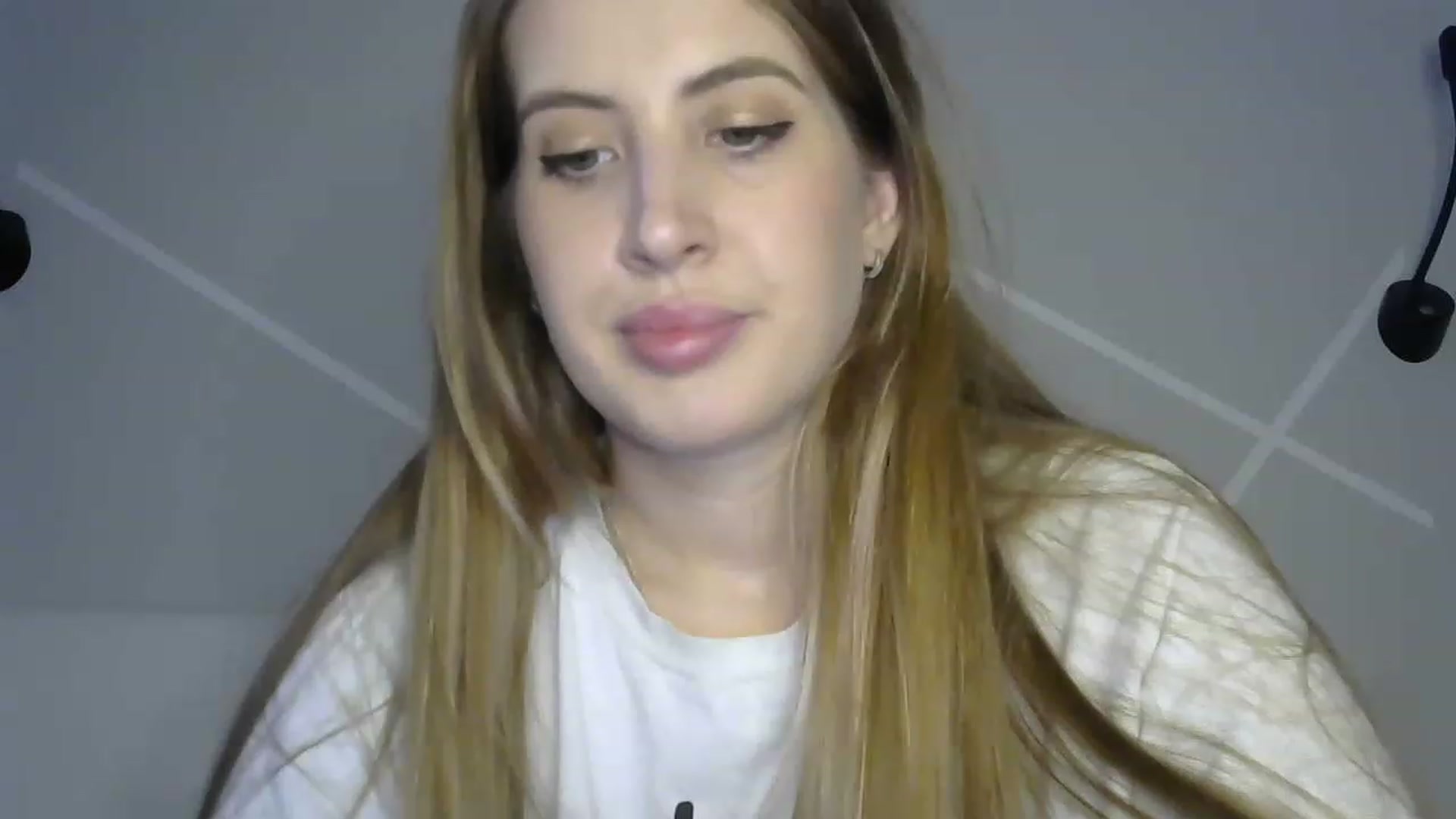 Gallery image thumbnail from MarryCox's myfreecams stream on, 04/05/2023, 11:13 image 18 of 20