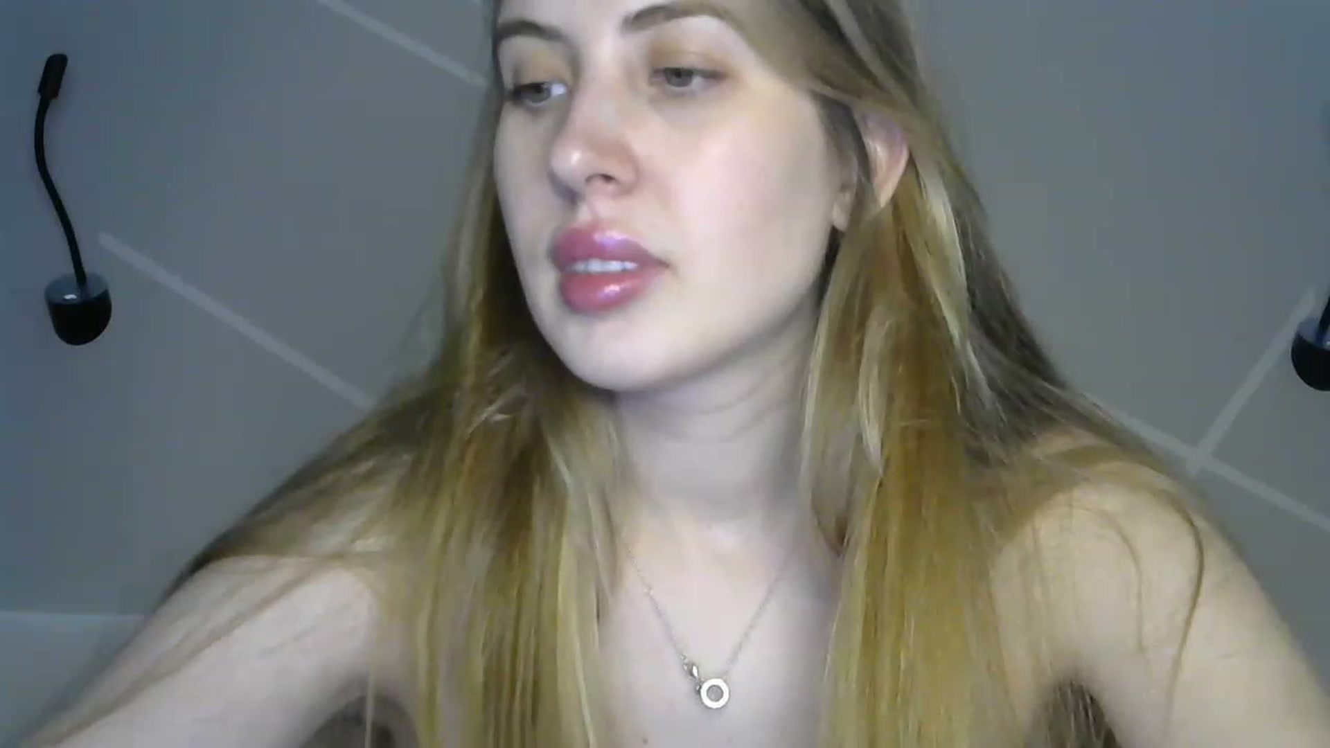 Gallery image thumbnail from MarryCox's myfreecams stream on, 04/06/2023, 10:53 image 15 of 20
