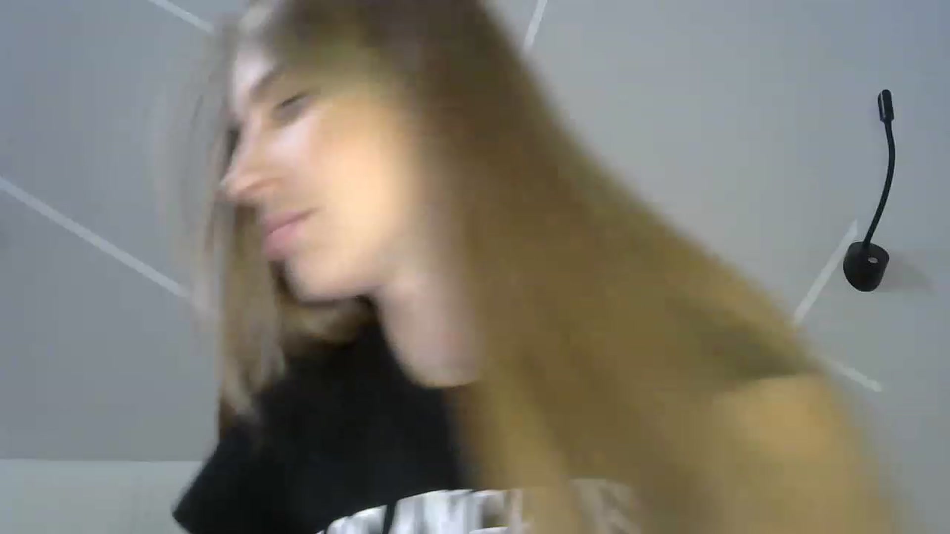 Gallery image thumbnail from MarryCox's myfreecams stream on, 04/07/2023, 11:21 image 17 of 20