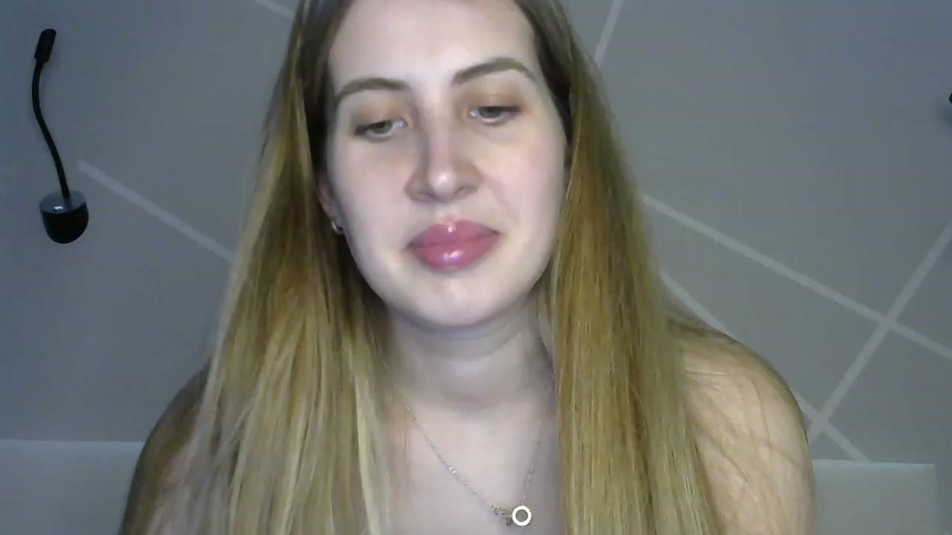 Gallery image thumbnail from MarryCox's myfreecams stream on, 04/12/2023, 11:54 image 14 of 20