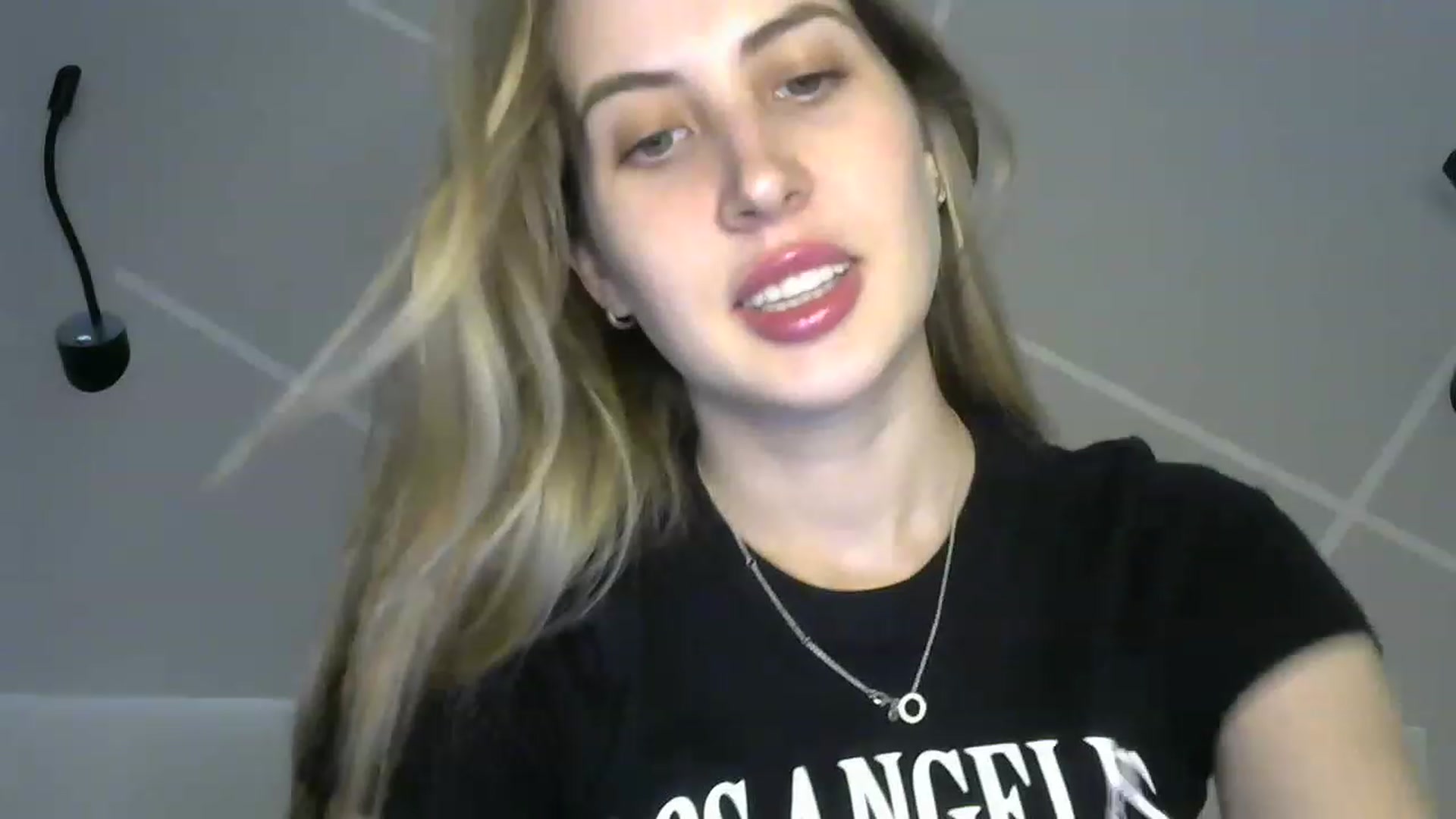 Gallery image thumbnail from MarryCox's myfreecams stream on, 04/12/2023, 11:54 image 7 of 20