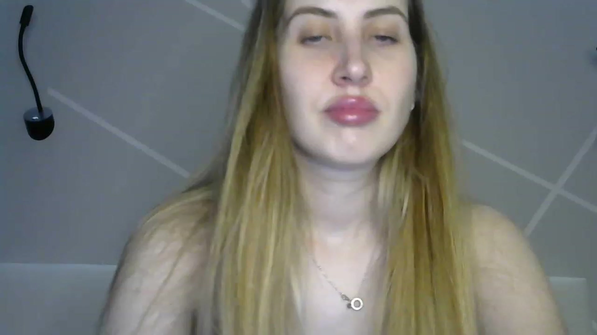 Gallery image thumbnail from MarryCox's myfreecams stream on, 04/12/2023, 11:54 image 18 of 20