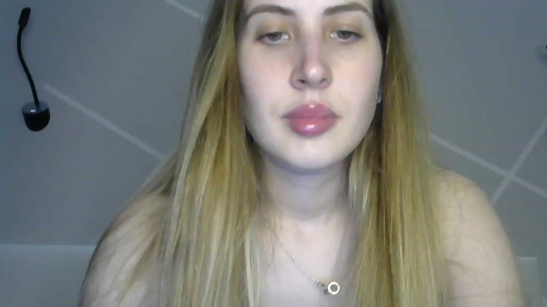 Gallery image thumbnail from MarryCox's myfreecams stream on, 04/12/2023, 11:54 image 19 of 20