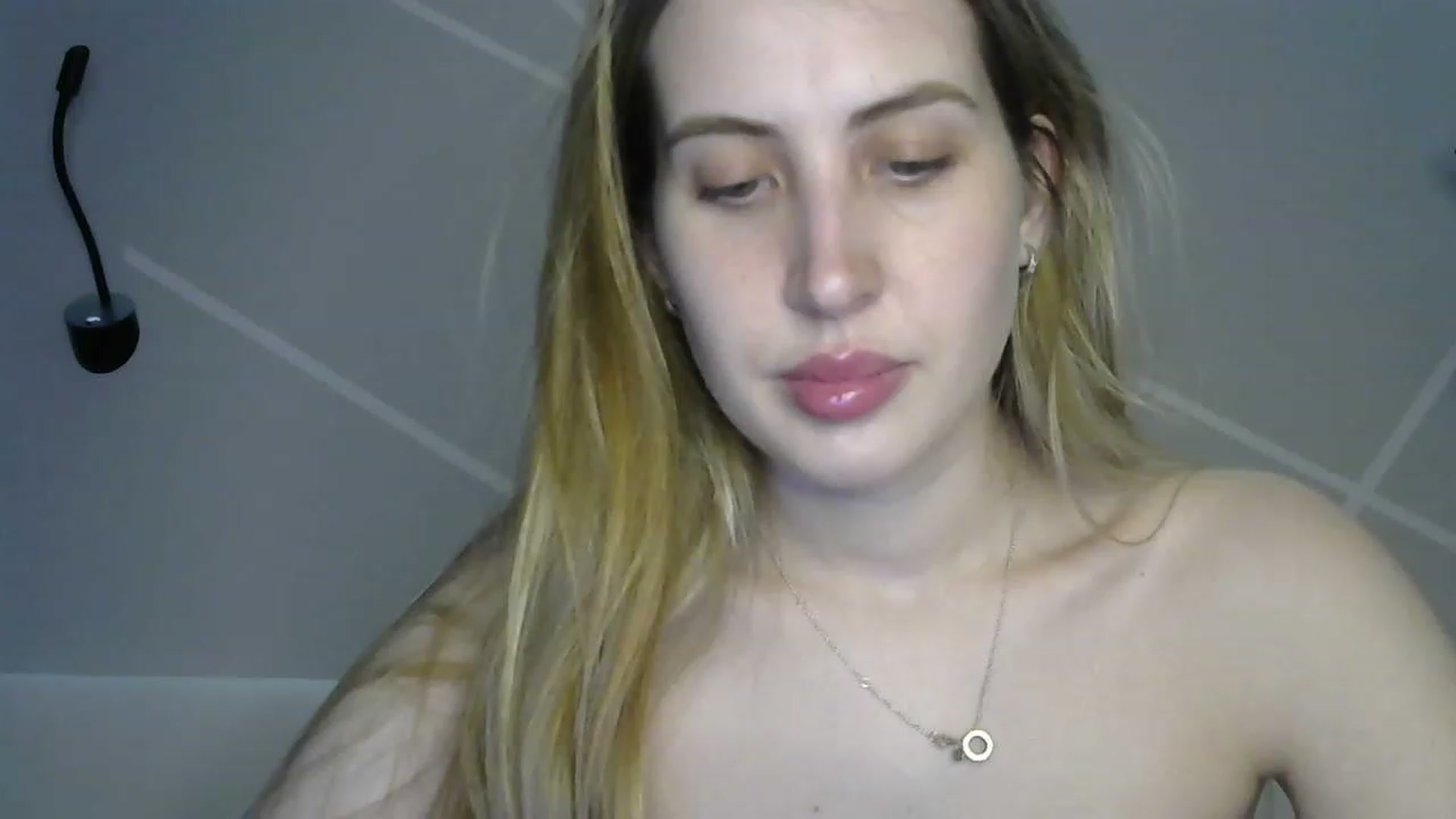 Gallery image thumbnail from MarryCox's myfreecams stream on, 04/12/2023, 11:54 image 11 of 20