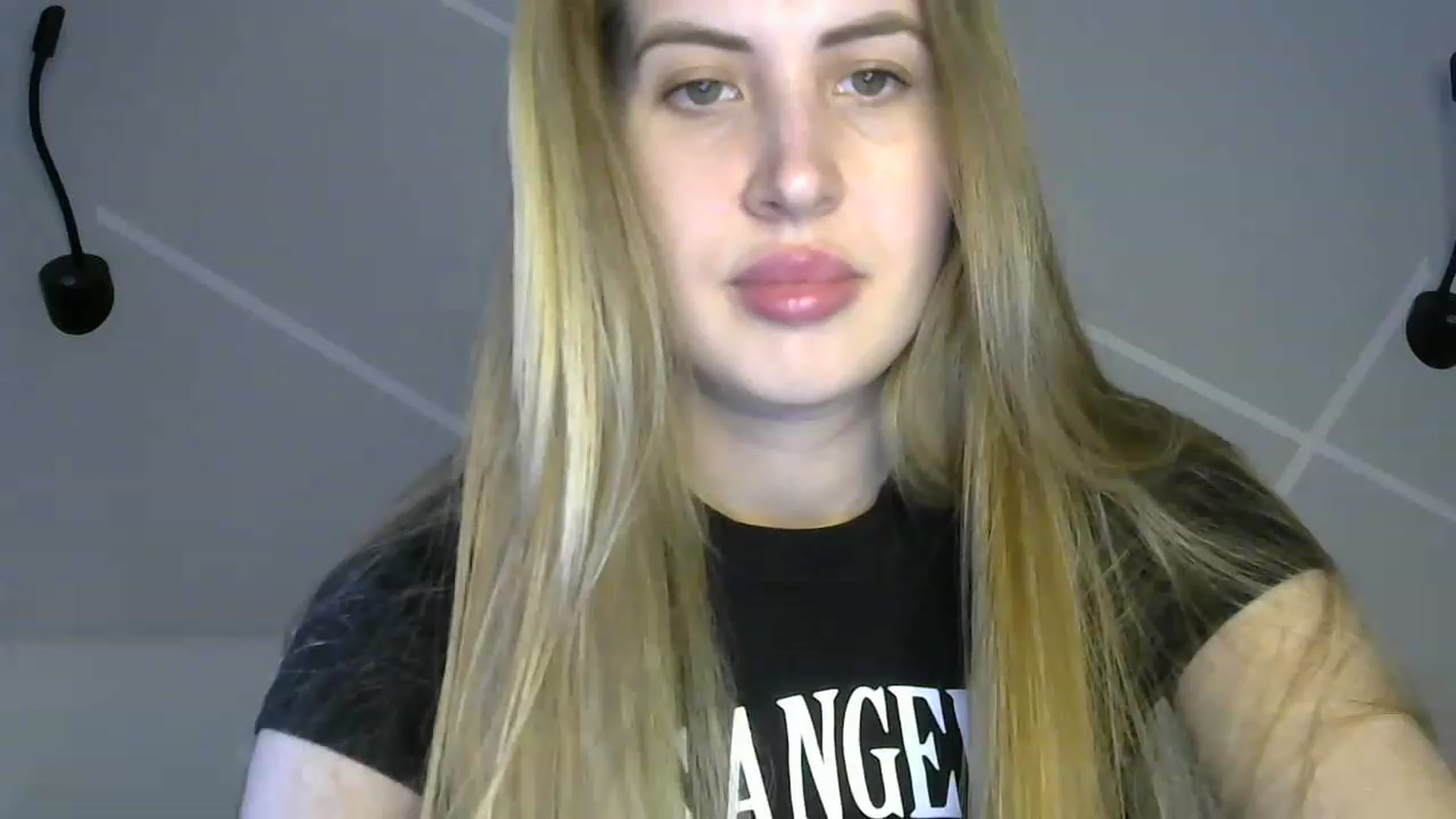 Gallery image thumbnail from MarryCox's myfreecams stream on, 04/25/2023, 11:01 image 18 of 20