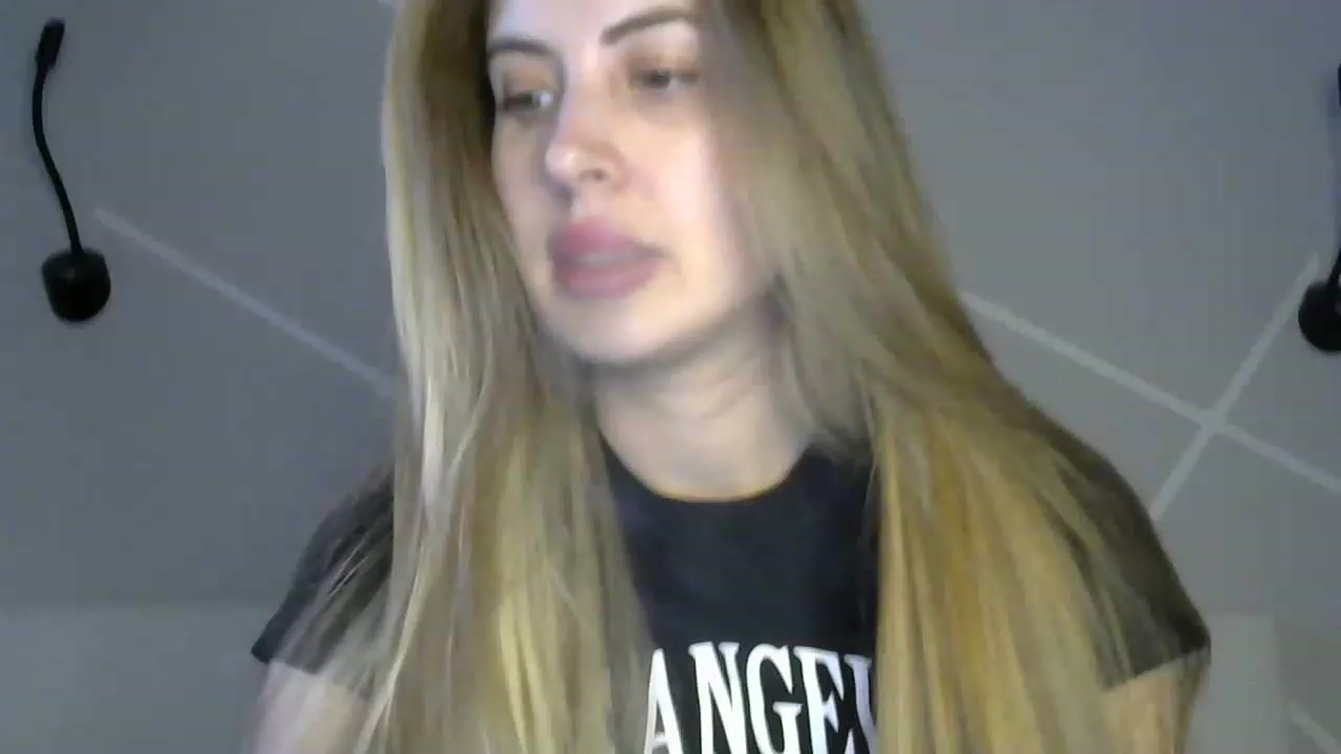 Gallery image thumbnail from MarryCox's myfreecams stream on, 04/25/2023, 11:01 image 17 of 20