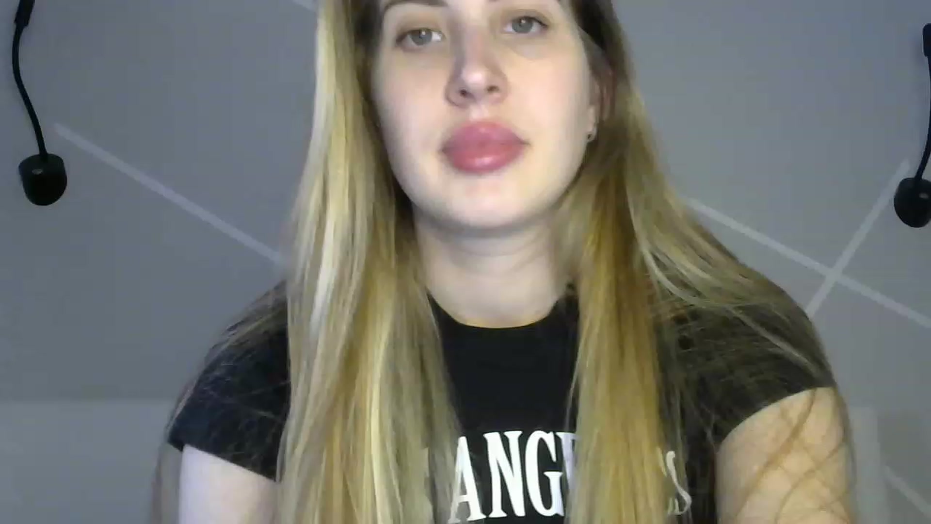Gallery image thumbnail from MarryCox's myfreecams stream on, 04/25/2023, 11:01 image 19 of 20