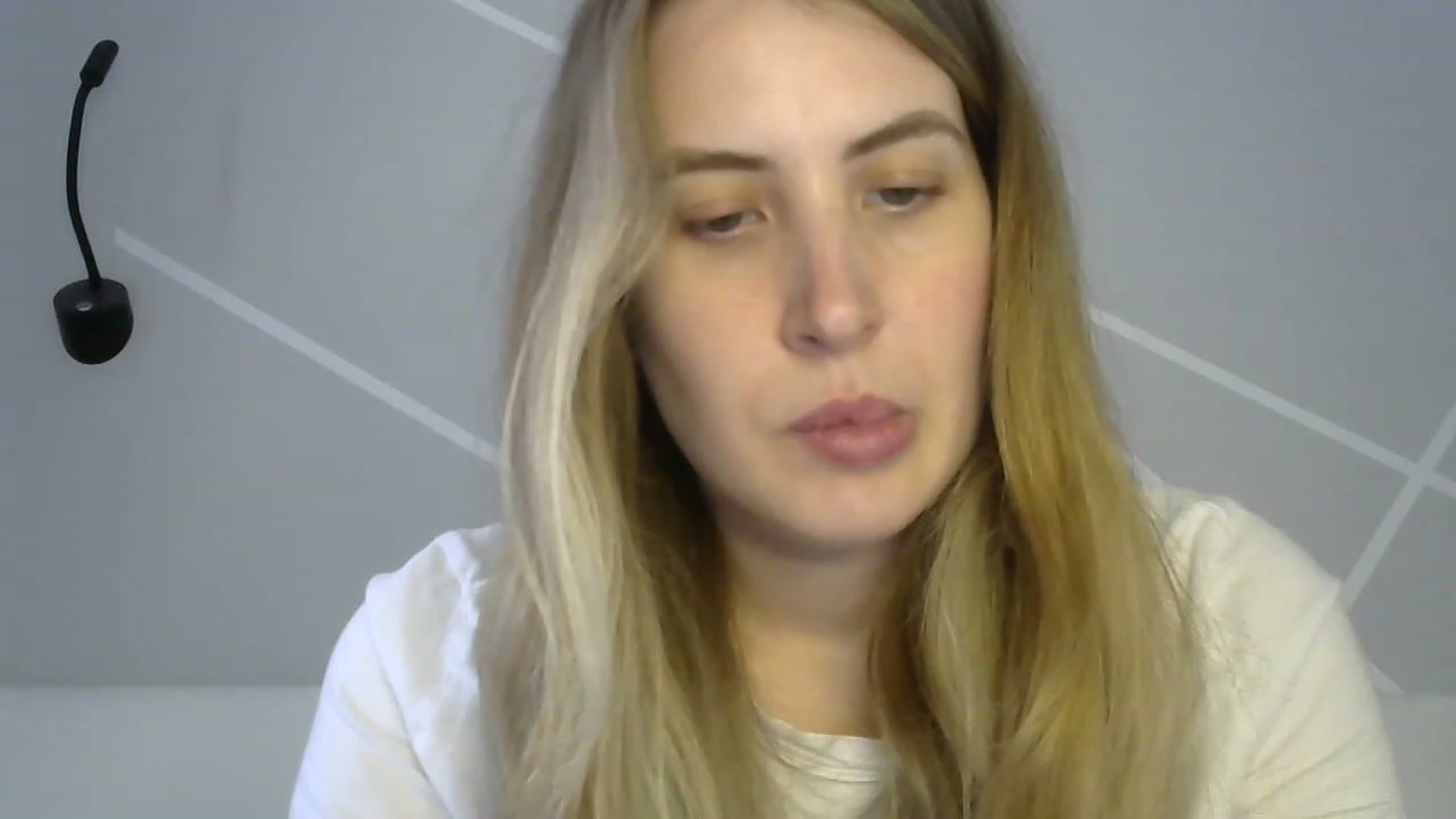 Gallery image thumbnail from MarryCox's myfreecams stream on, 05/20/2023, 11:06 image 17 of 20