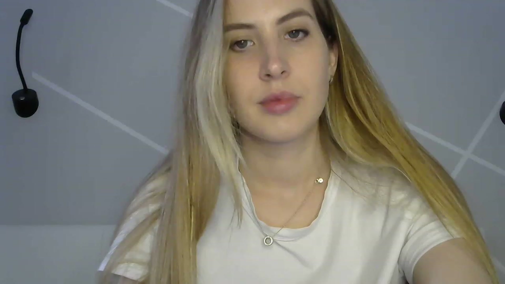 Gallery image thumbnail from MarryCox's myfreecams stream on, 05/23/2023, 09:40 image 3 of 20