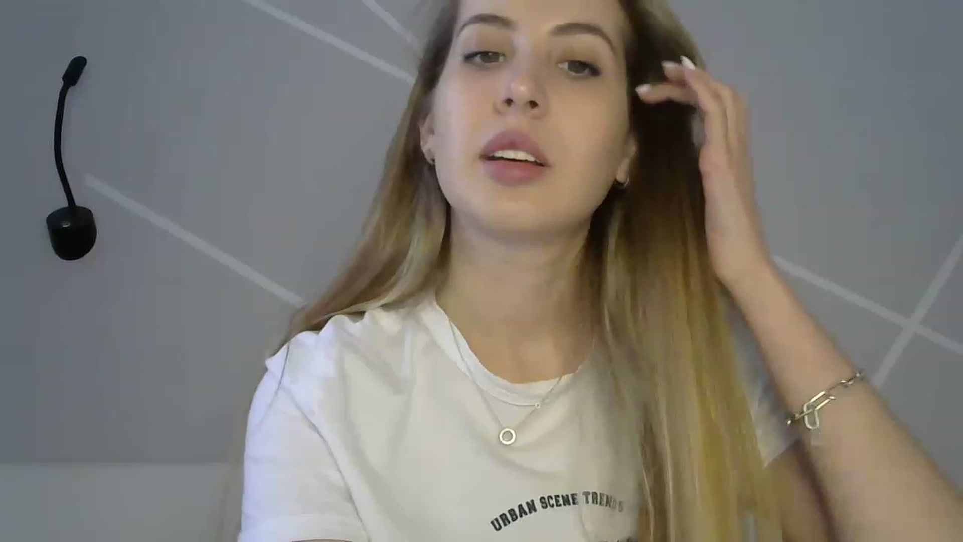 Gallery image thumbnail from MarryCox's myfreecams stream on, 05/23/2023, 09:40 image 5 of 20