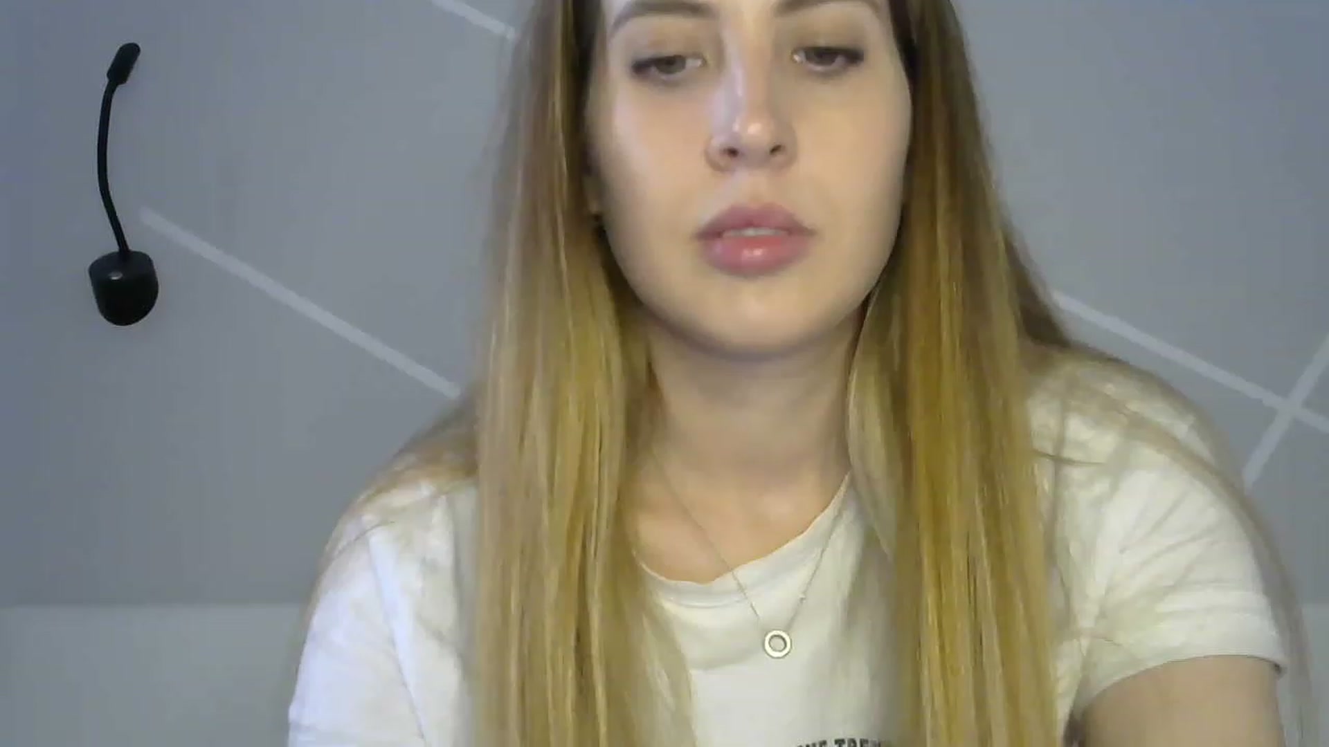 Gallery image thumbnail from MarryCox's myfreecams stream on, 05/23/2023, 09:40 image 15 of 20