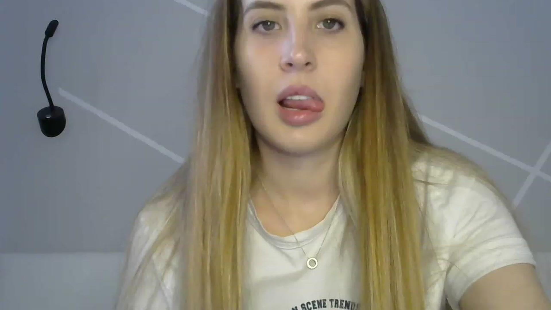 Gallery image thumbnail from MarryCox's myfreecams stream on, 05/23/2023, 09:40 image 14 of 20