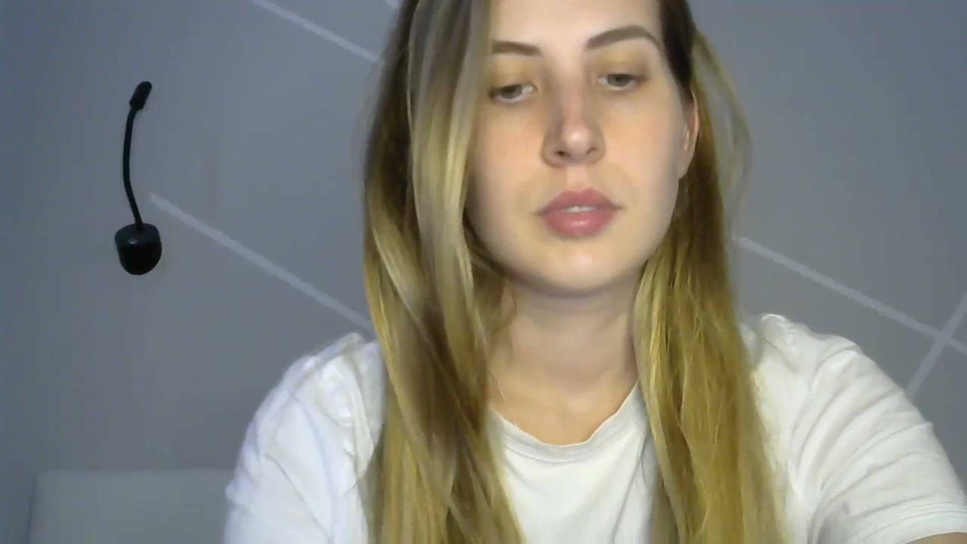Gallery image thumbnail from MarryCox's myfreecams stream on, 08/18/2023, 11:43 image 7 of 20